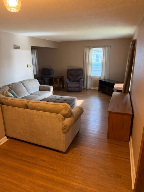 1940 single family home for sale at 226 1st Avenue NW in Mayville, ND — 4 bed, 3 bath (photo 4 of 40)