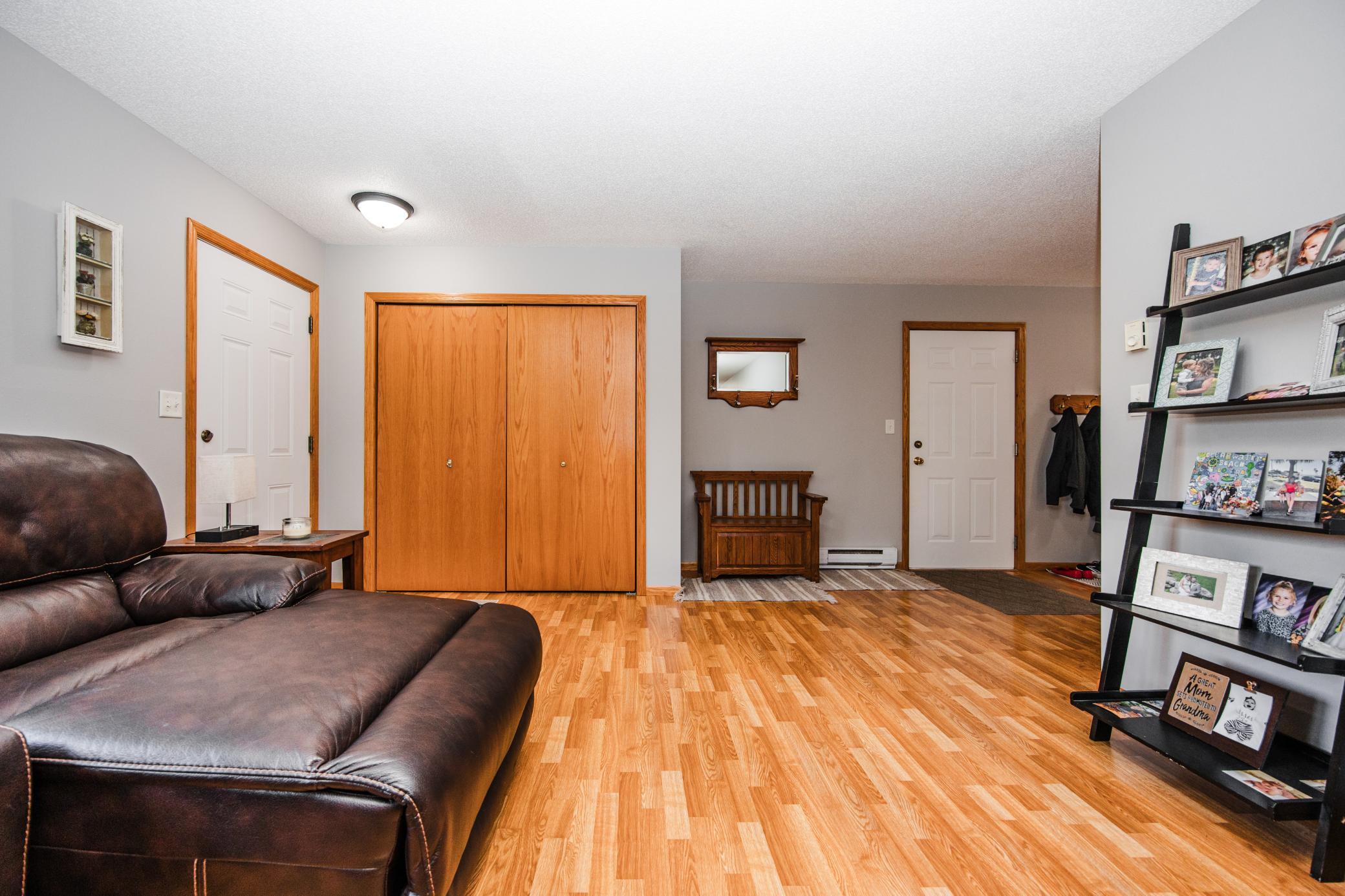 1978 single family home for sale at 317 Maple Drive in Detroit Lakes, MN — 3 bed, 1 bath (photo 5 of 55)