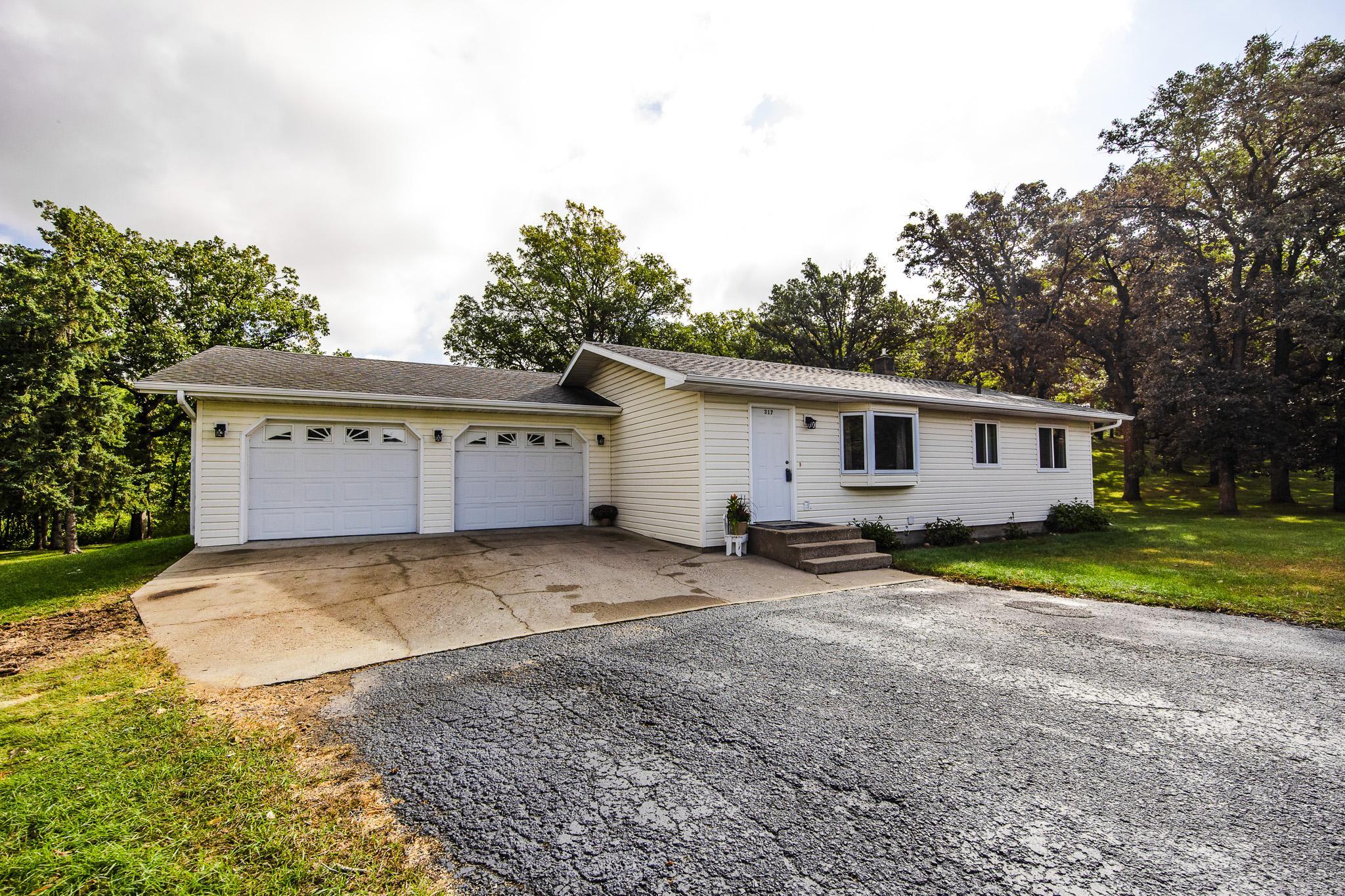 1978 single family home for sale at 317 Maple Drive in Detroit Lakes, MN — 3 bed, 1 bath (photo 44 of 55)