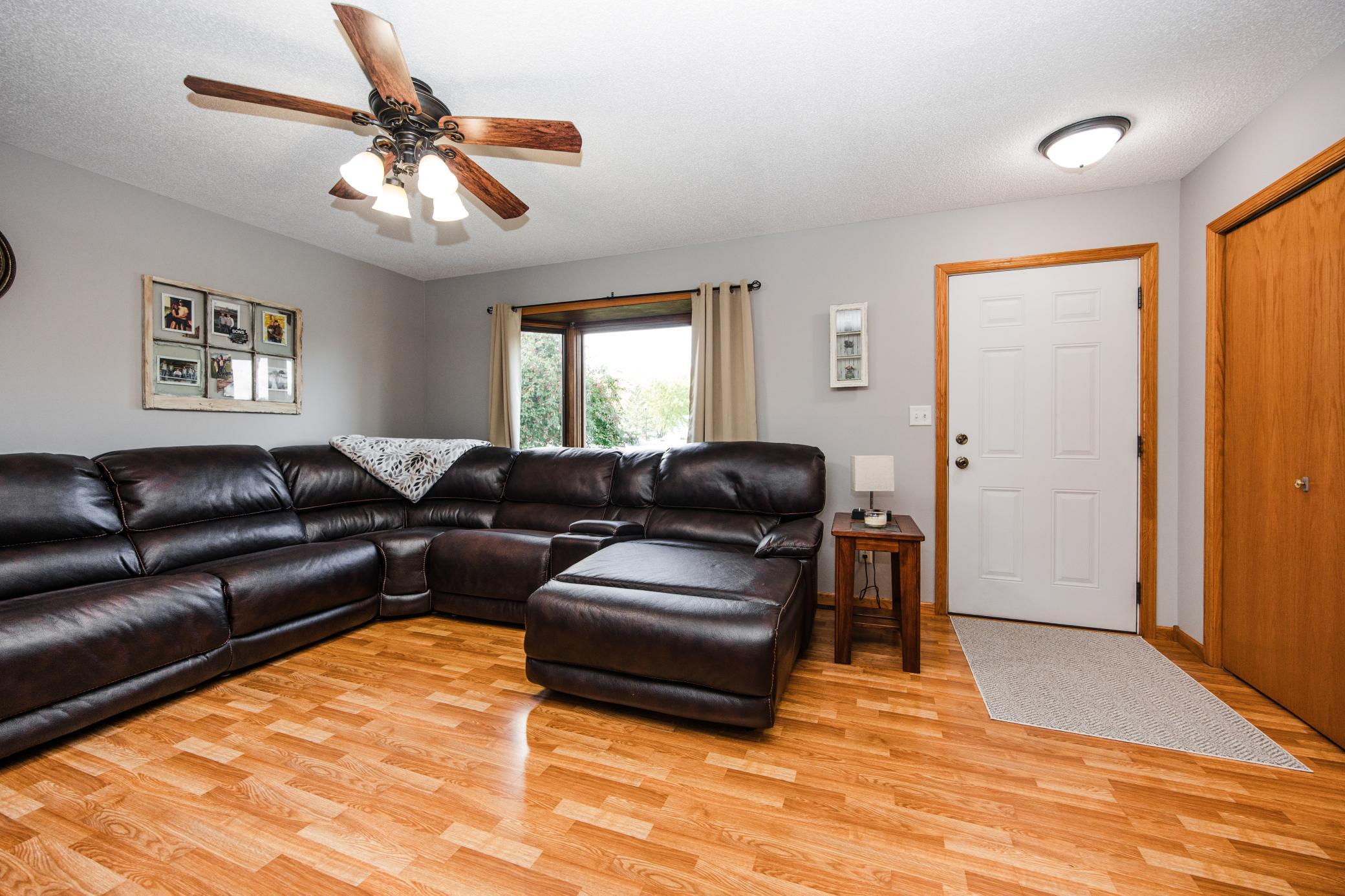 1978 single family home for sale at 317 Maple Drive in Detroit Lakes, MN — 3 bed, 1 bath (photo 6 of 55)