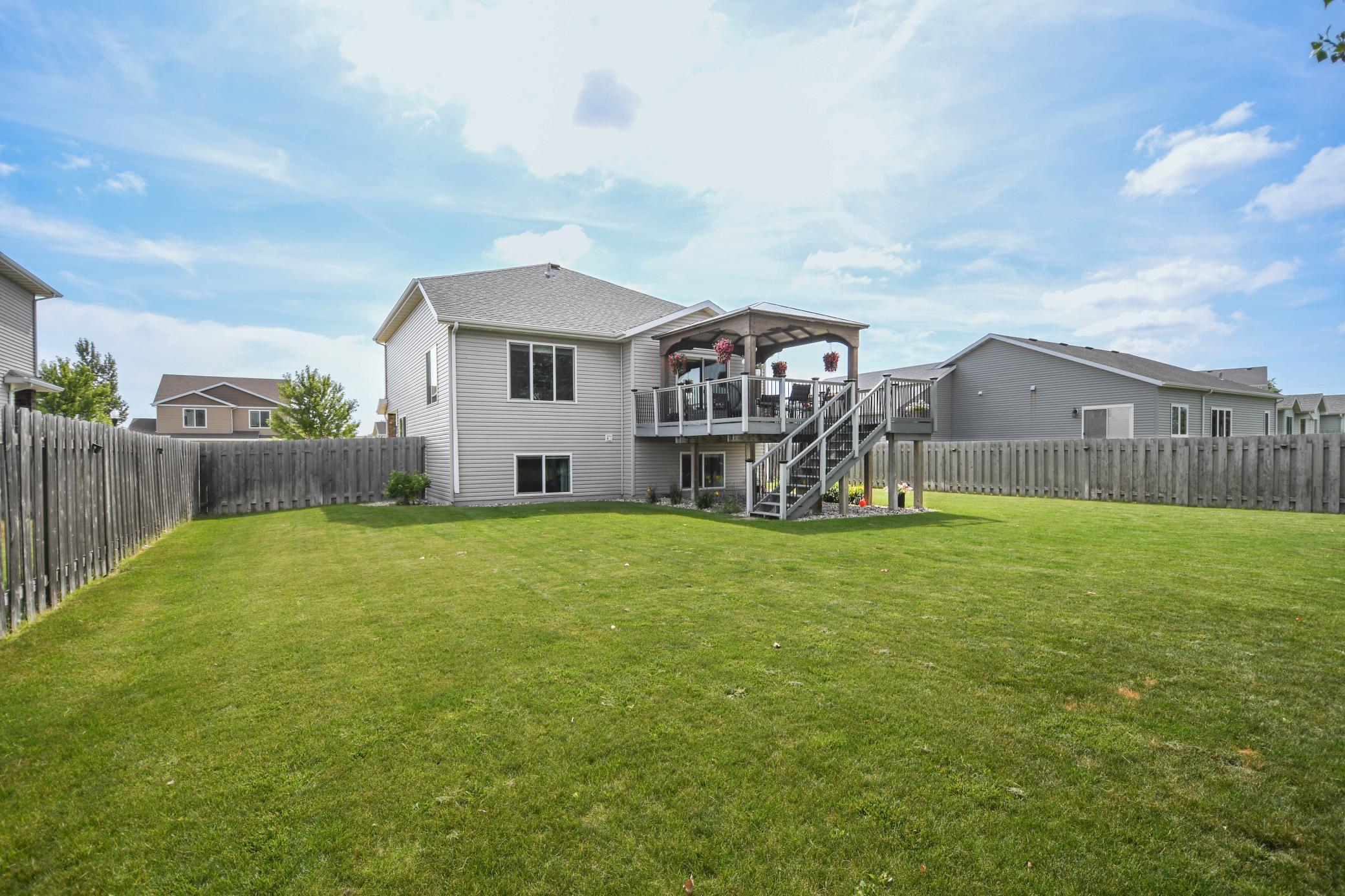 2011 single family home for sale at 5013 44th Street S in Fargo, ND — 3 bed, 3 bath (photo 11 of 52)