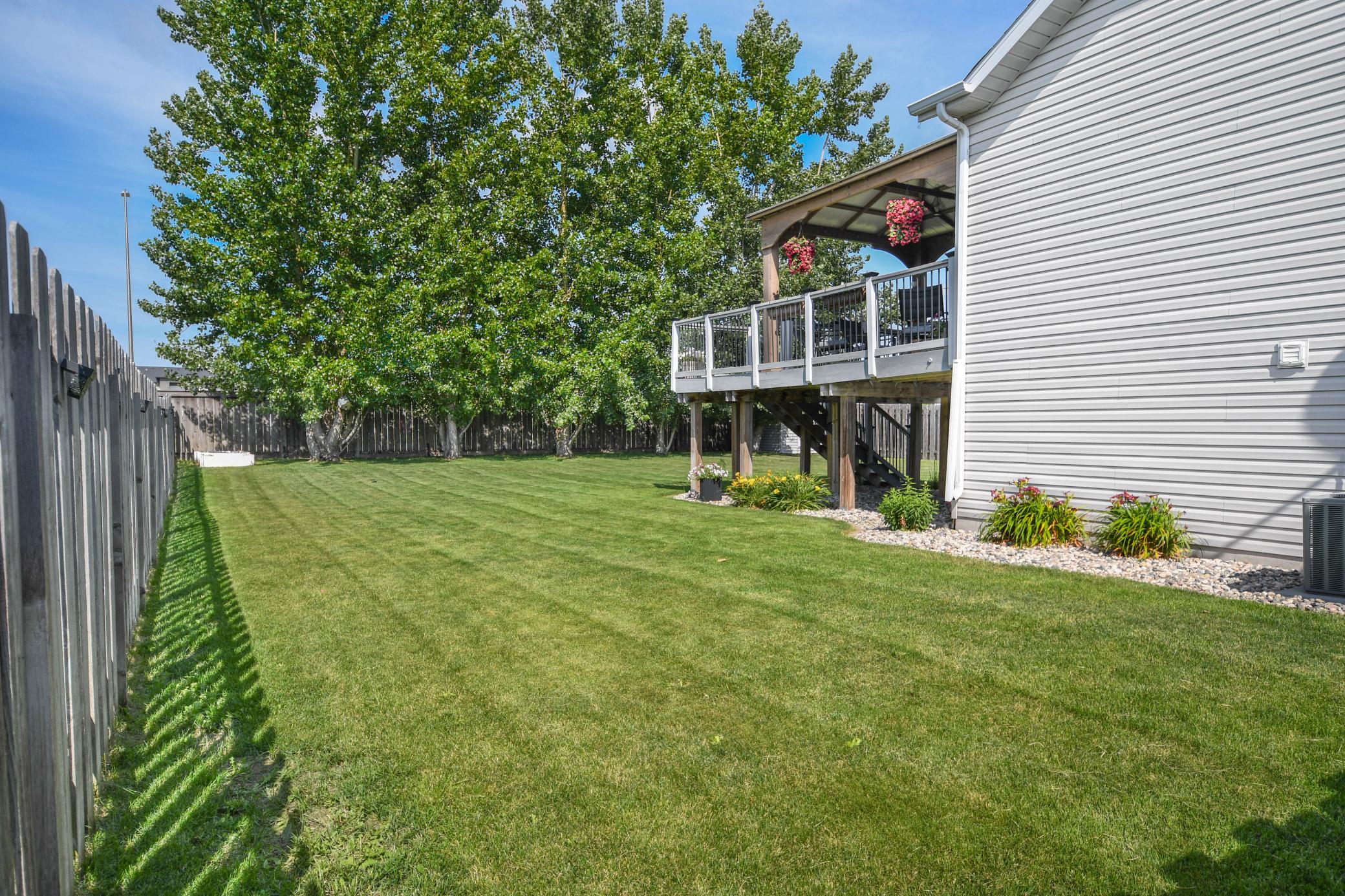 2011 single family home for sale at 5013 44th Street S in Fargo, ND — 3 bed, 3 bath (photo 14 of 52)