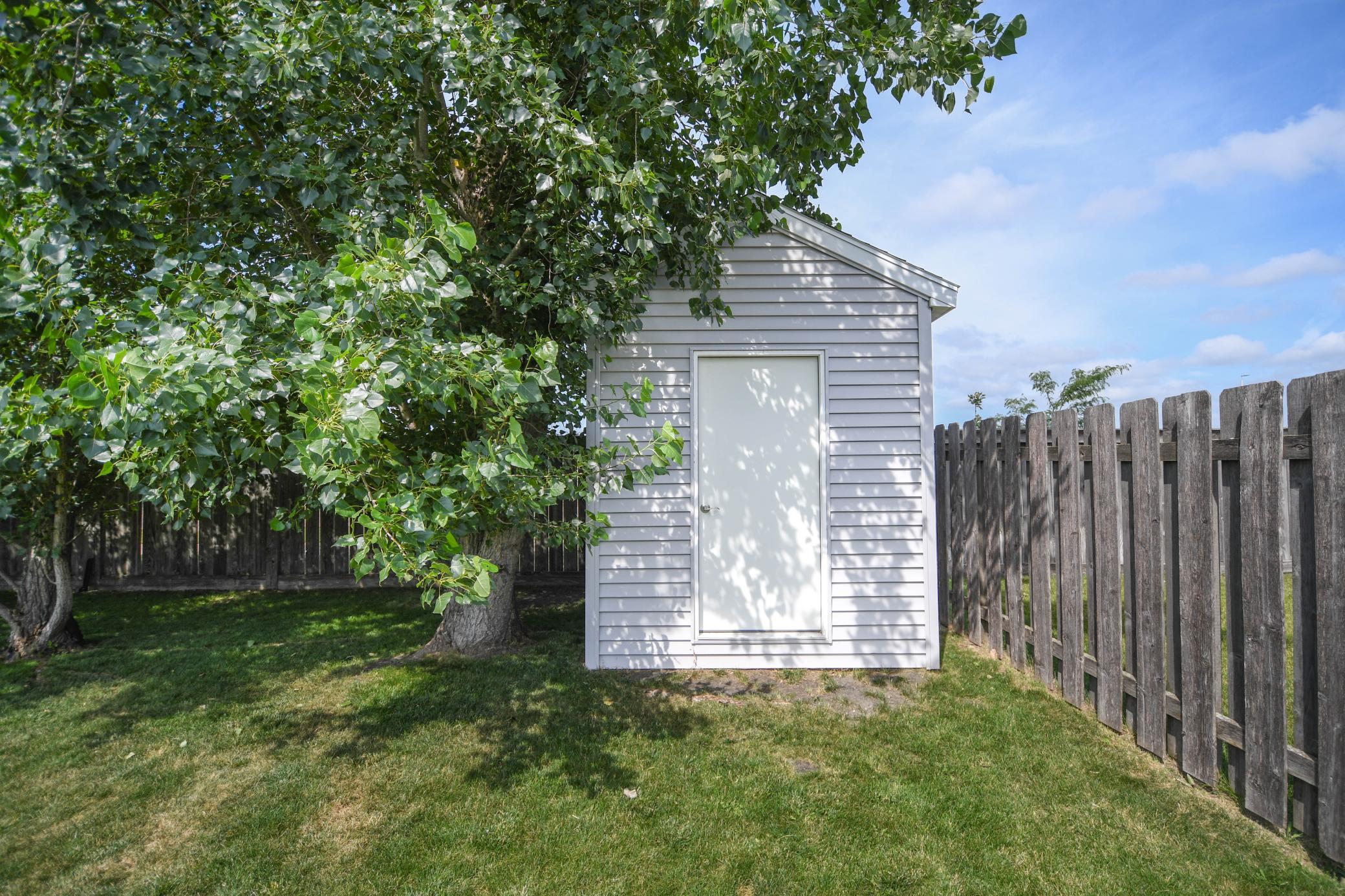 2011 single family home for sale at 5013 44th Street S in Fargo, ND — 3 bed, 3 bath (photo 16 of 52)