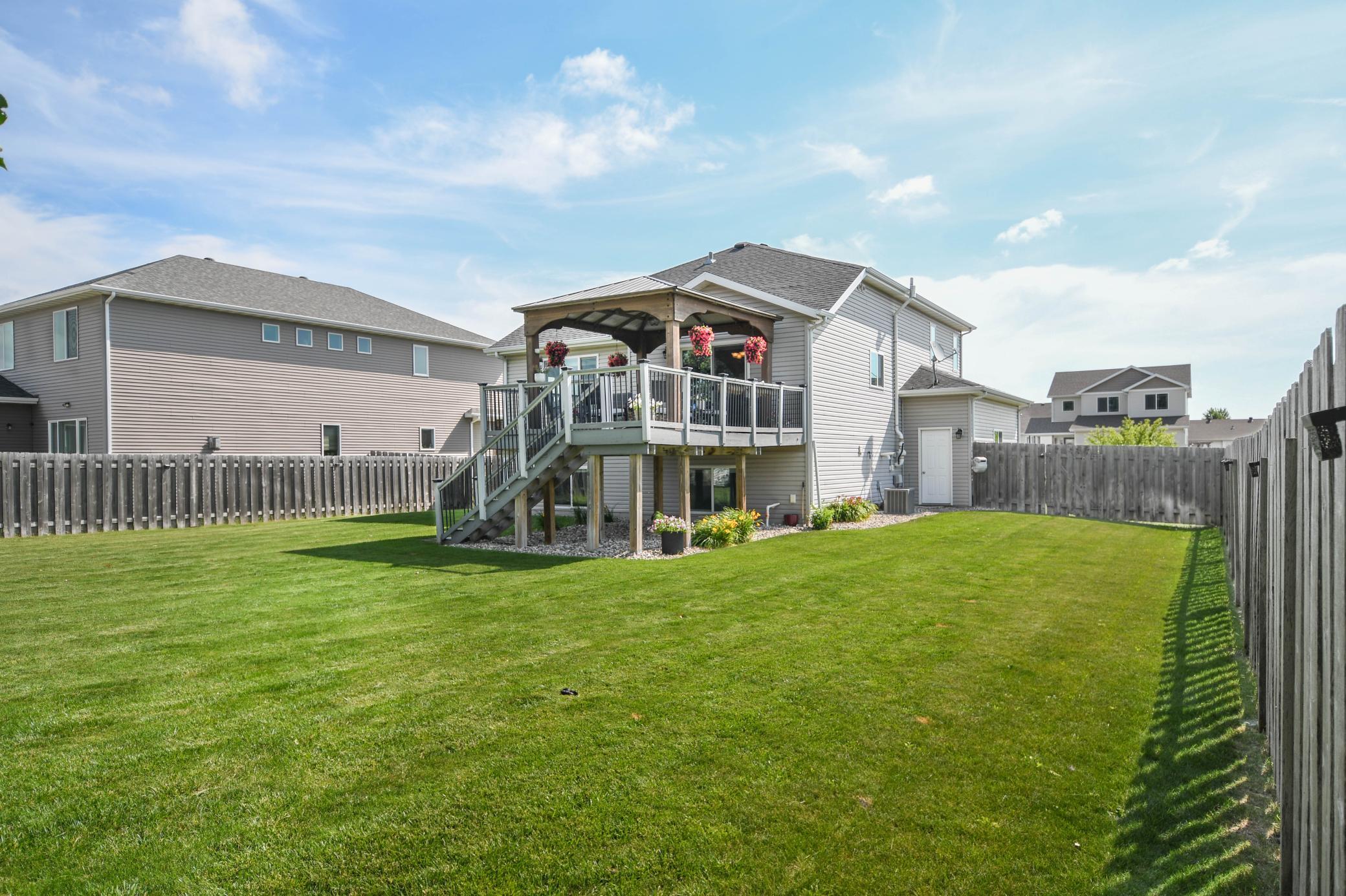 2011 single family home for sale at 5013 44th Street S in Fargo, ND — 3 bed, 3 bath (photo 8 of 52)