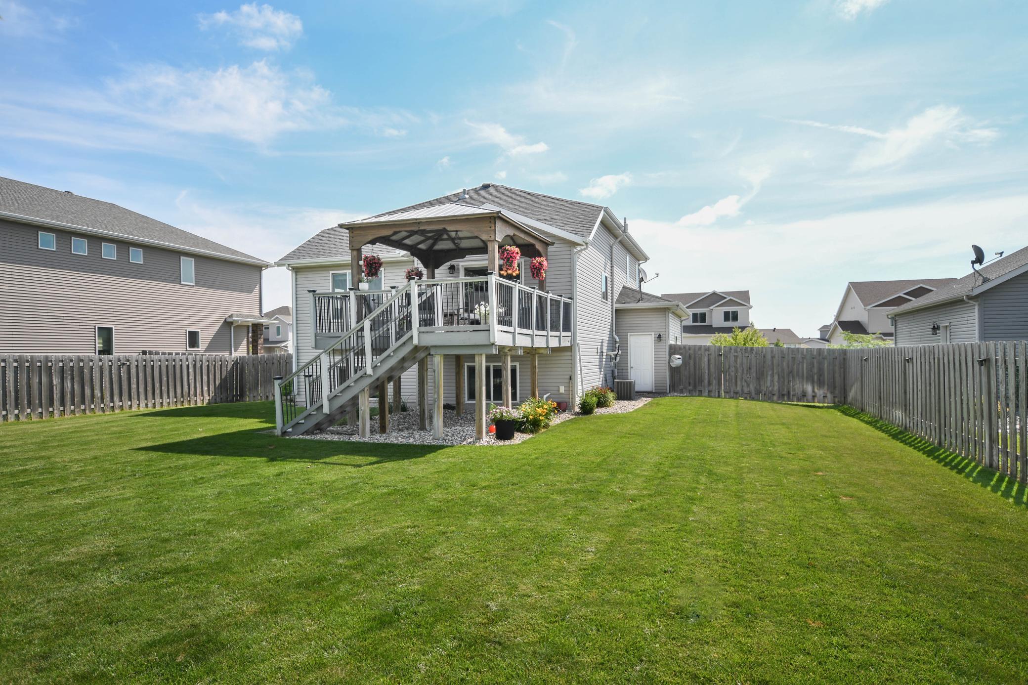 2011 single family home for sale at 5013 44th Street S in Fargo, ND — 3 bed, 3 bath (photo 9 of 52)