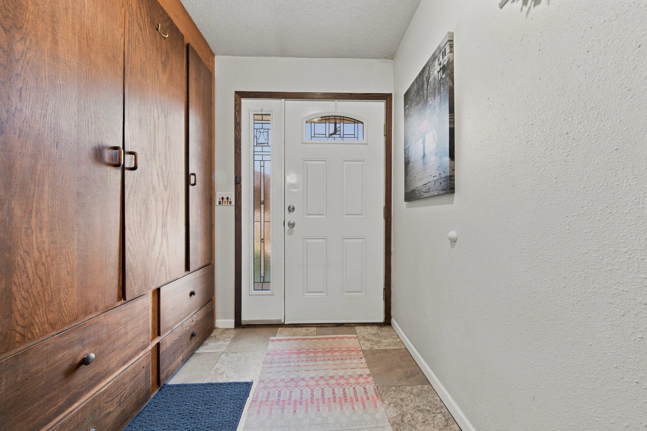 1980 townhouse for sale at 233 19th Street E in West Fargo, ND — 2 bed, 1 bath (photo 5 of 29)