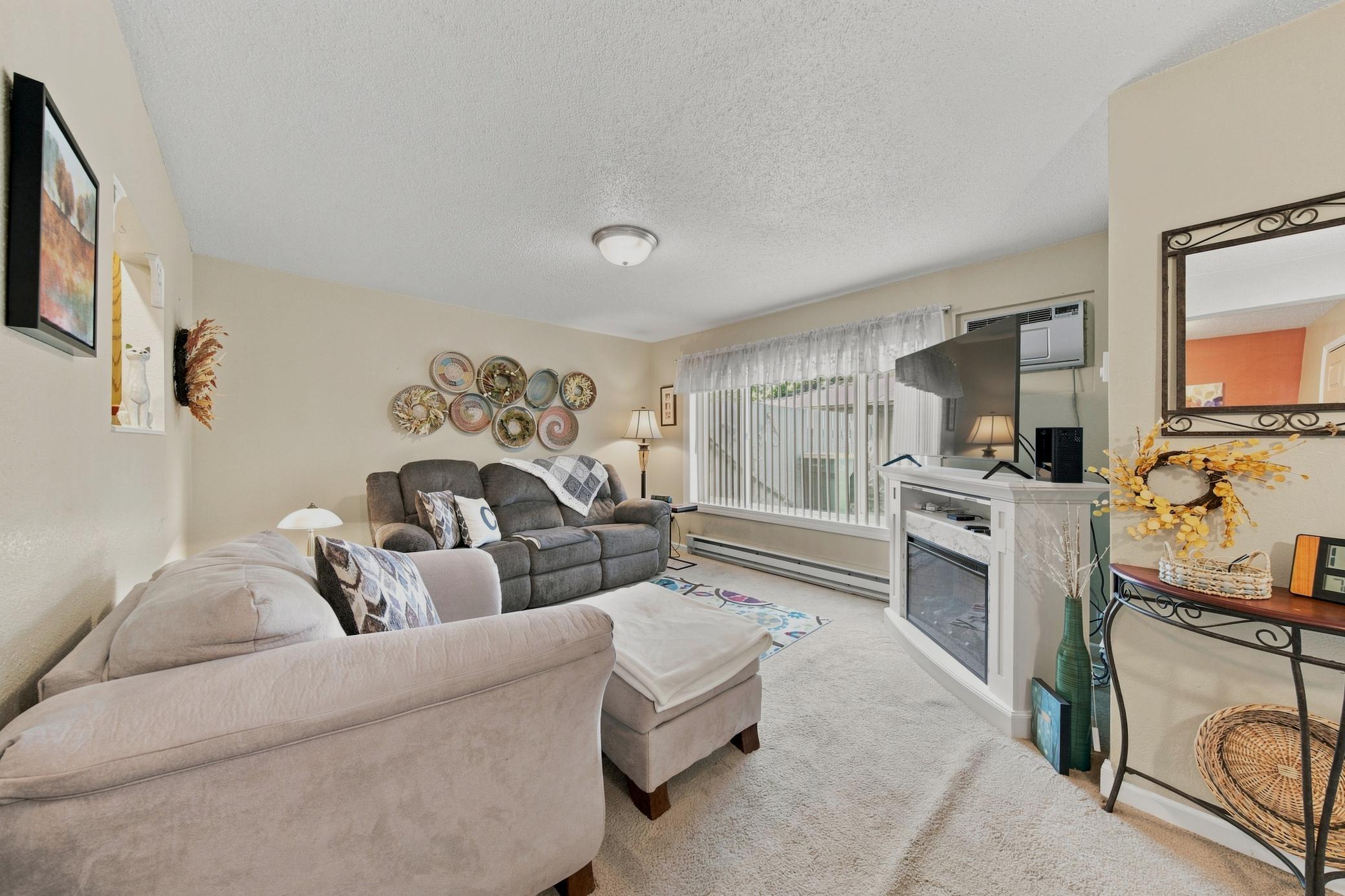 1980 townhouse for sale at 233 19th Street E in West Fargo, ND — 2 bed, 1 bath (photo 7 of 29)