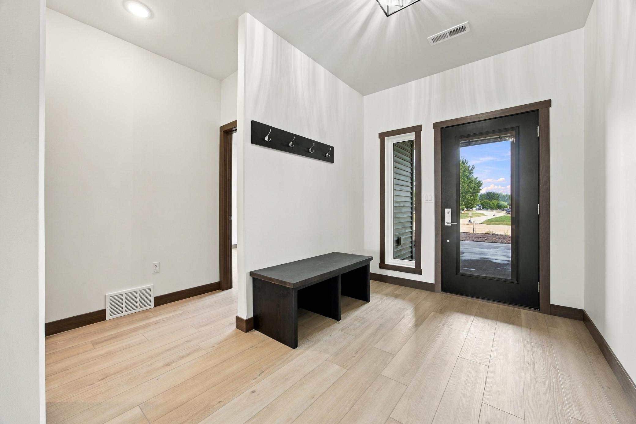 2026 single family home for sale at 1237 Southview Drive SW in Glyndon, MN — 4 bed, 3 bath (photo 4 of 38)