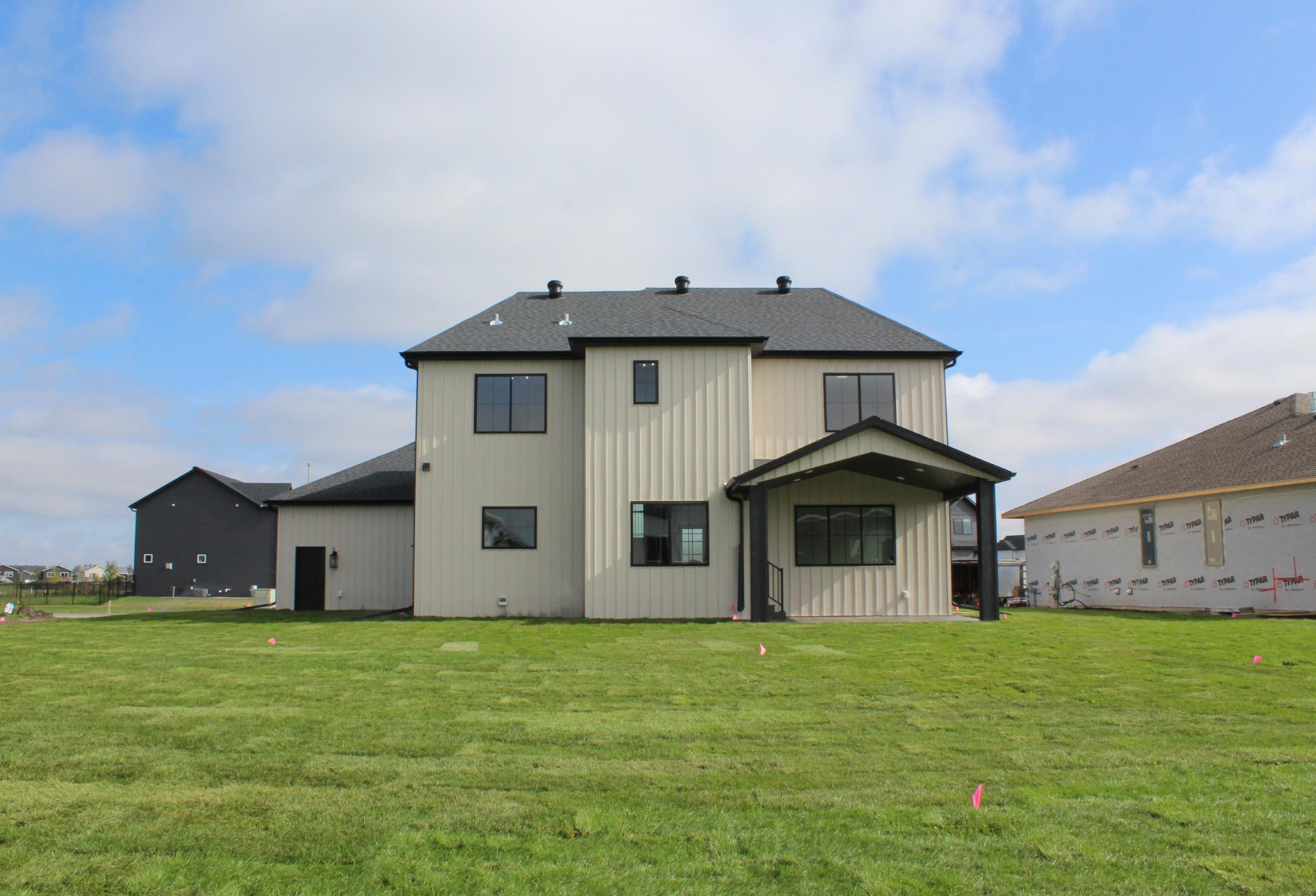 2026 single family home for sale at 3248 66th Avenue S in Fargo, ND — 6 bed, 4 bath (photo 9 of 98)