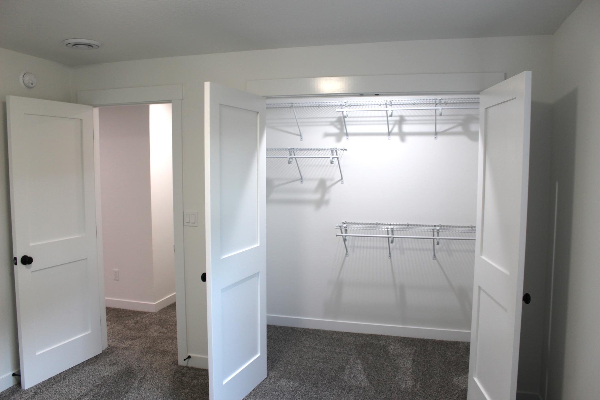 2026 single family home for sale at 3248 66th Avenue S in Fargo, ND — 6 bed, 4 bath (photo 90 of 98)