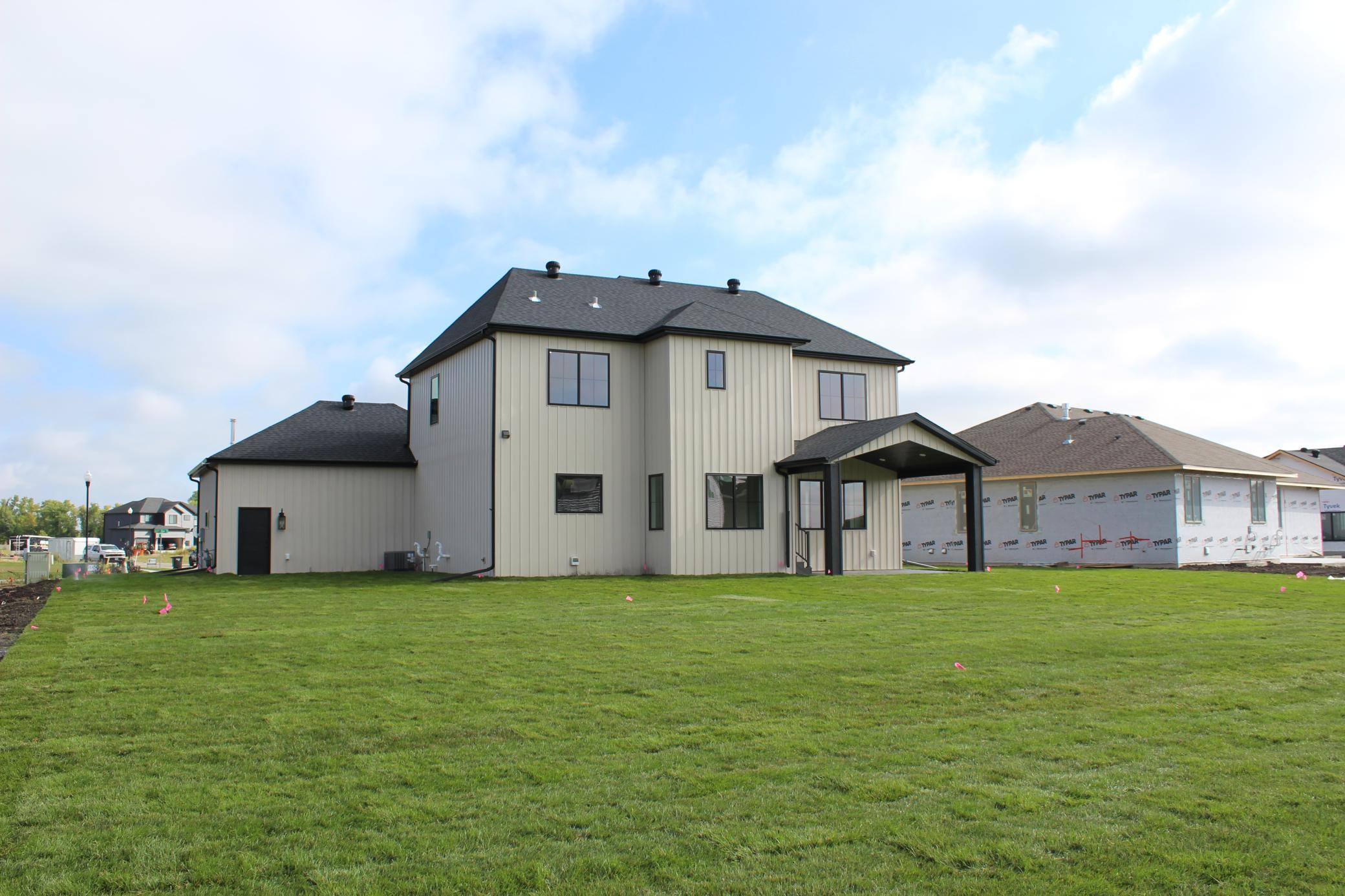 2026 single family home for sale at 3248 66th Avenue S in Fargo, ND — 6 bed, 4 bath (photo 10 of 98)