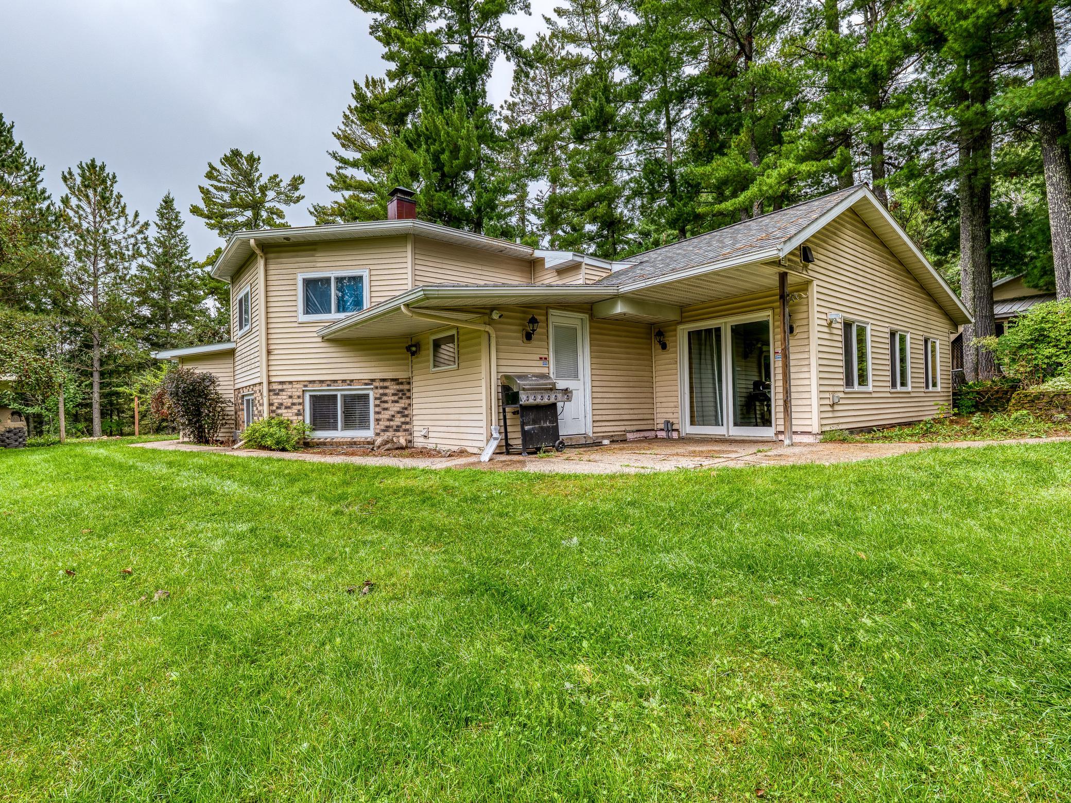 1978 single family home for sale at 11081 Hillcrest Drive NE in Bemidji, MN — 4 bed, 2 bath (photo 2 of 69)