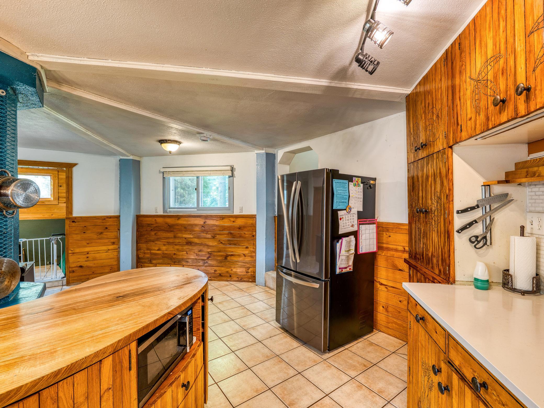 1978 single family home for sale at 11081 Hillcrest Drive NE in Bemidji, MN — 4 bed, 2 bath (photo 11 of 69)