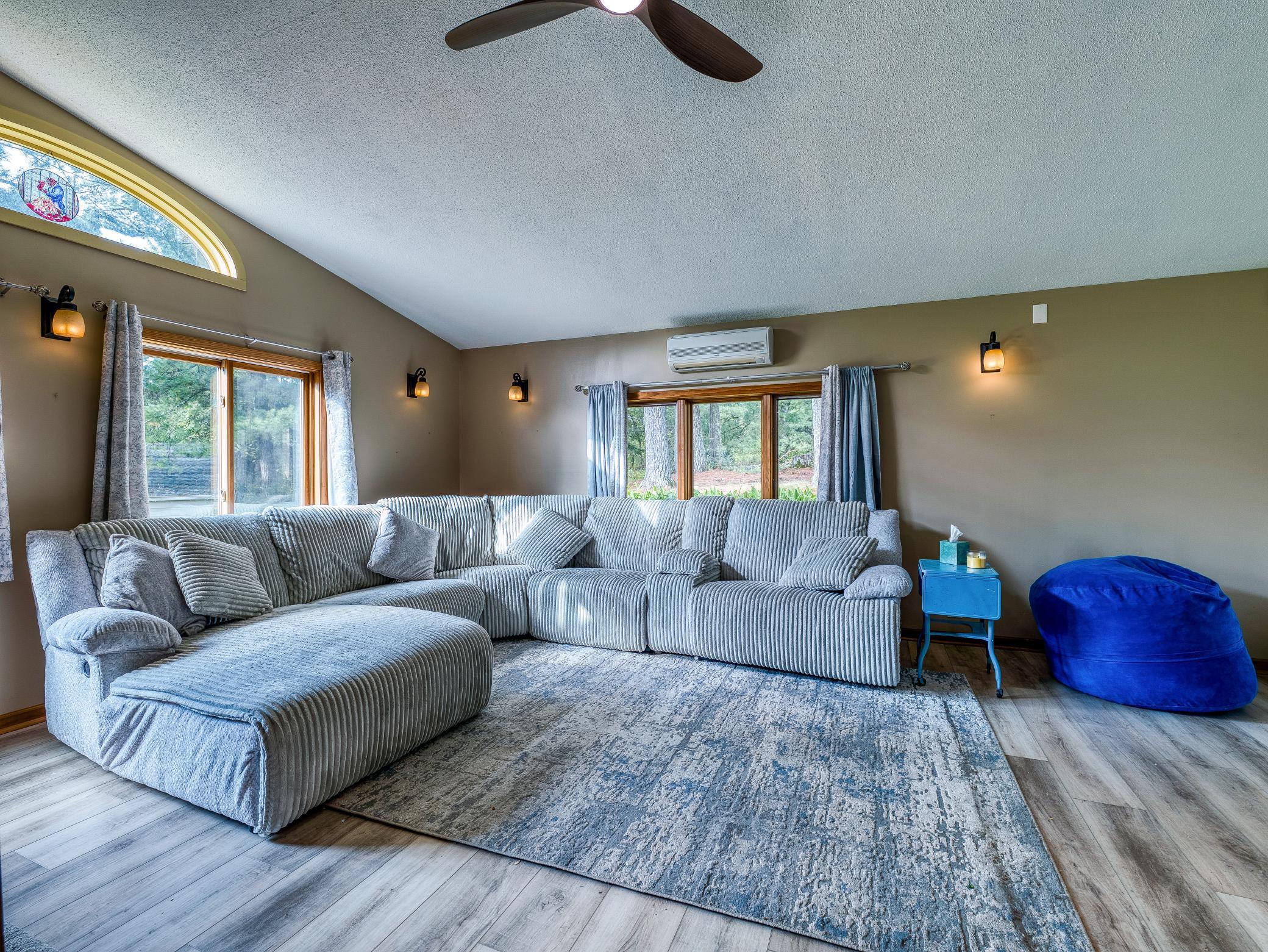 1978 single family home for sale at 11081 Hillcrest Drive NE in Bemidji, MN — 4 bed, 2 bath (photo 15 of 69)