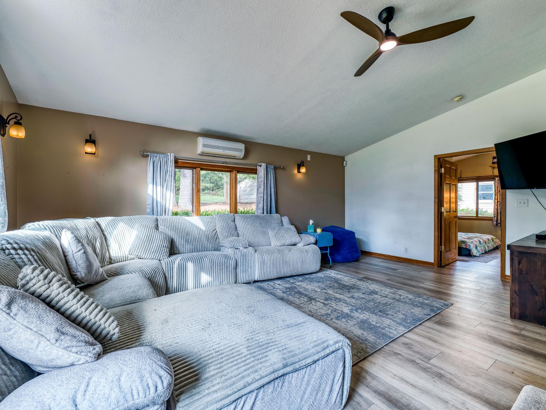 1978 single family home for sale at 11081 Hillcrest Drive NE in Bemidji, MN — 4 bed, 2 bath (photo 17 of 69)