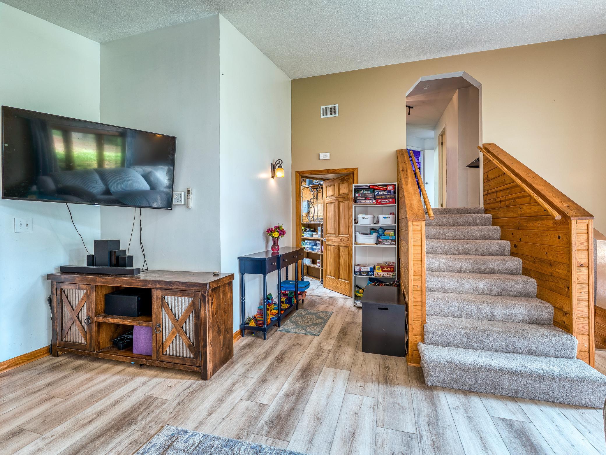 1978 single family home for sale at 11081 Hillcrest Drive NE in Bemidji, MN — 4 bed, 2 bath (photo 18 of 69)