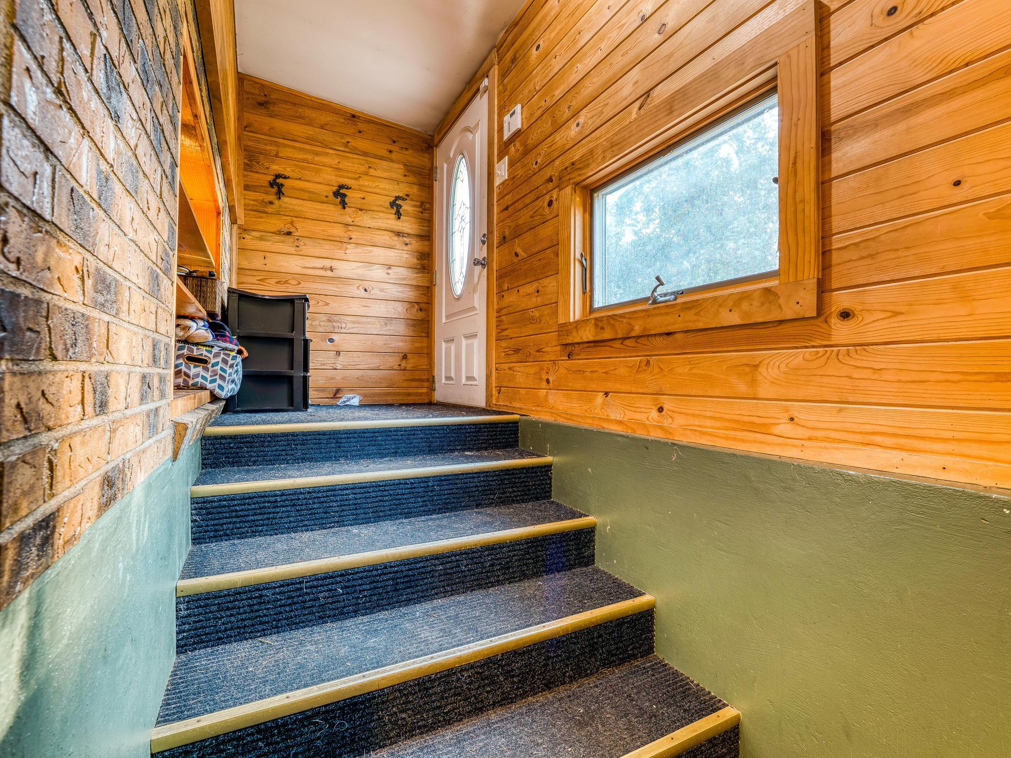 1978 single family home for sale at 11081 Hillcrest Drive NE in Bemidji, MN — 4 bed, 2 bath (photo 3 of 69)
