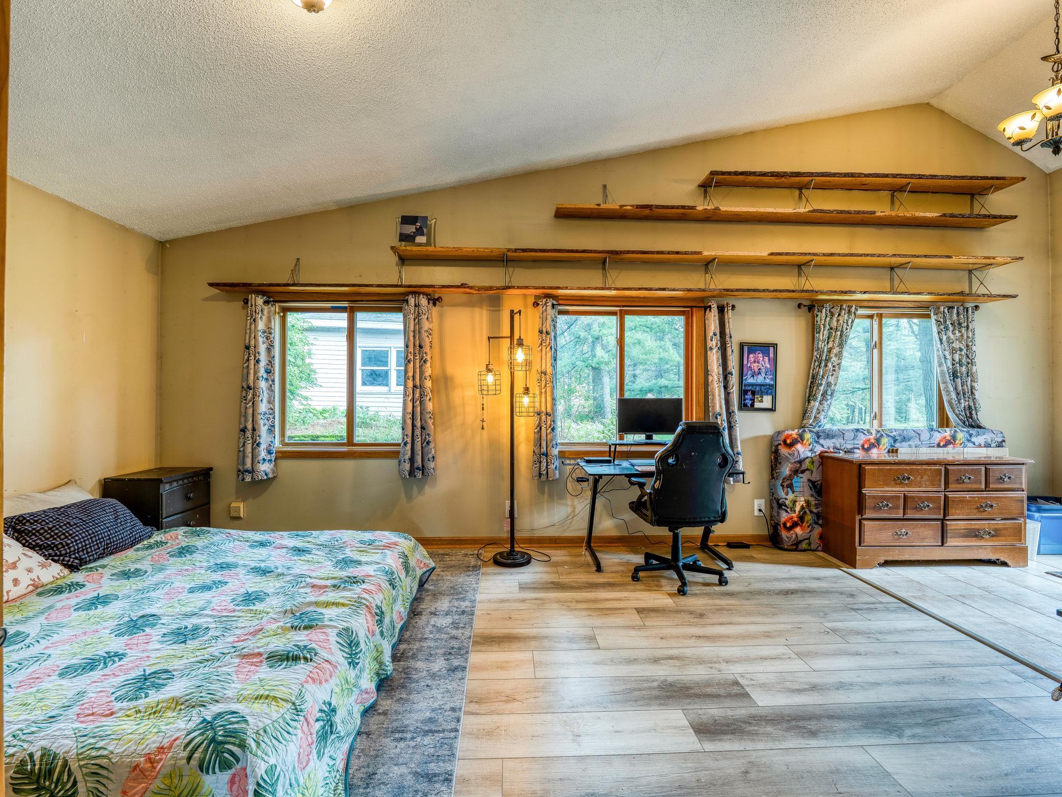 1978 single family home for sale at 11081 Hillcrest Drive NE in Bemidji, MN — 4 bed, 2 bath (photo 21 of 69)