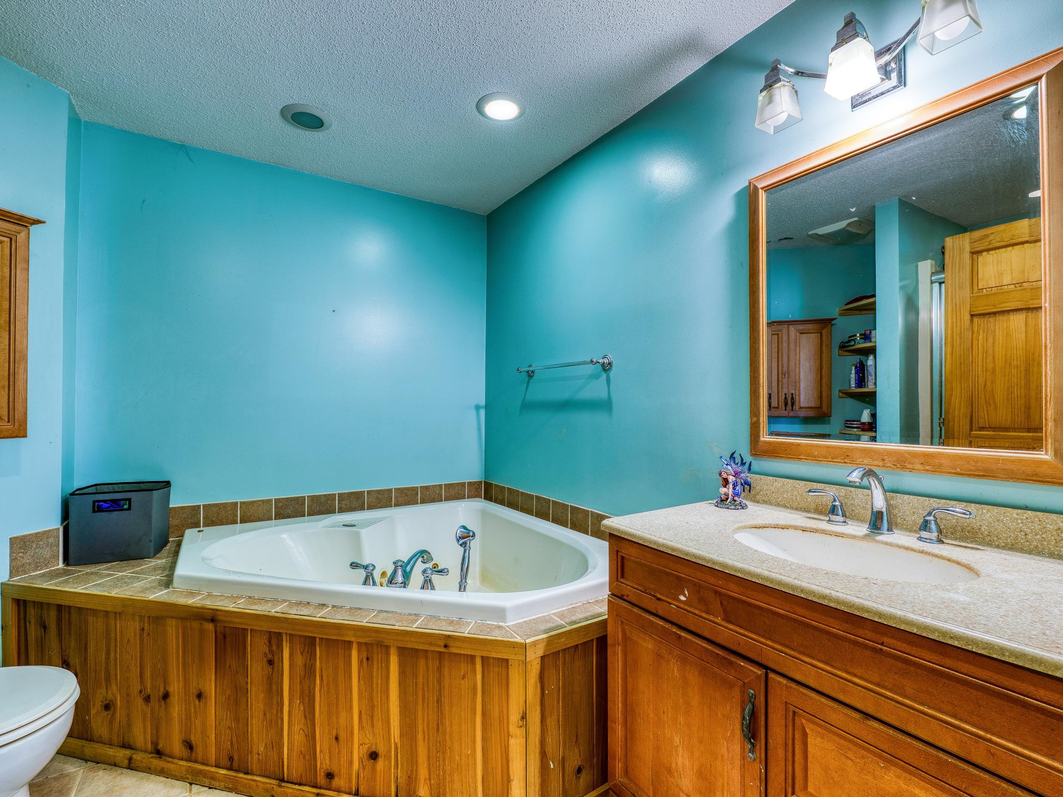 1978 single family home for sale at 11081 Hillcrest Drive NE in Bemidji, MN — 4 bed, 2 bath (photo 25 of 69)