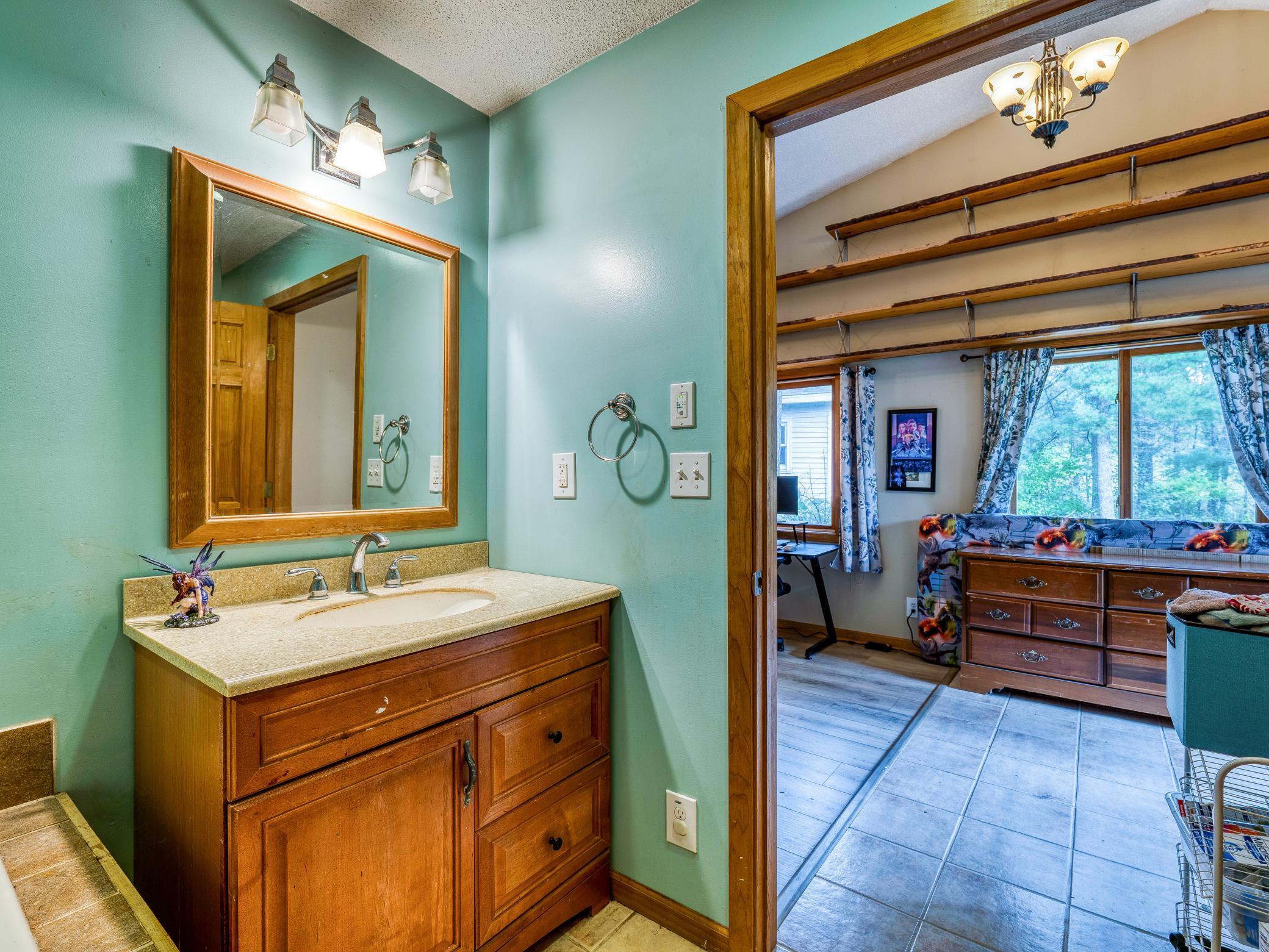 1978 single family home for sale at 11081 Hillcrest Drive NE in Bemidji, MN — 4 bed, 2 bath (photo 27 of 69)