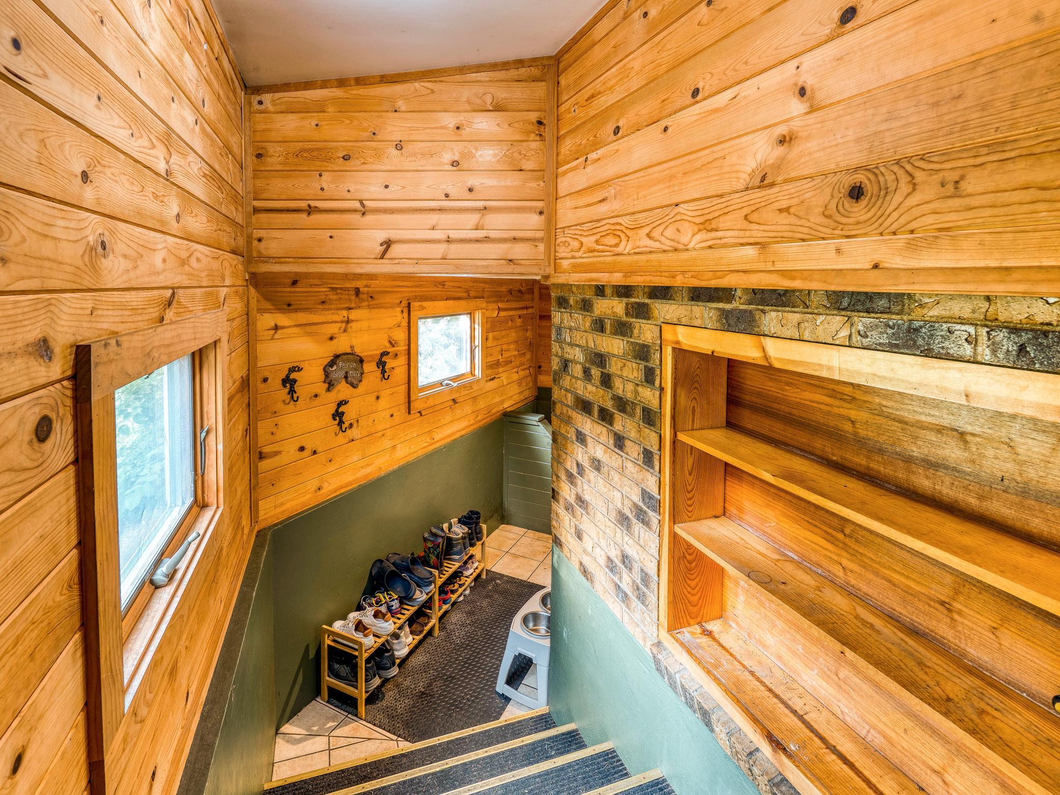 1978 single family home for sale at 11081 Hillcrest Drive NE in Bemidji, MN — 4 bed, 2 bath (photo 4 of 69)