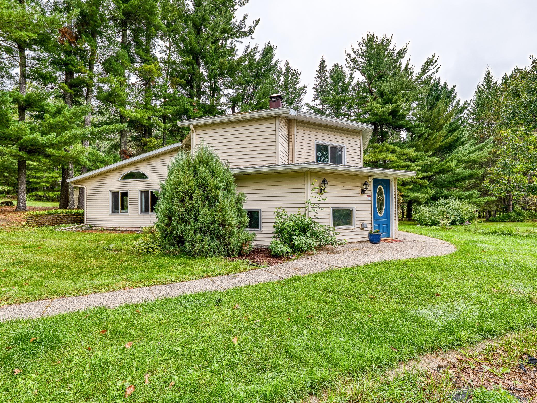 1978 single family home for sale at 11081 Hillcrest Drive NE in Bemidji, MN — 4 bed, 2 bath (photo 34 of 69)