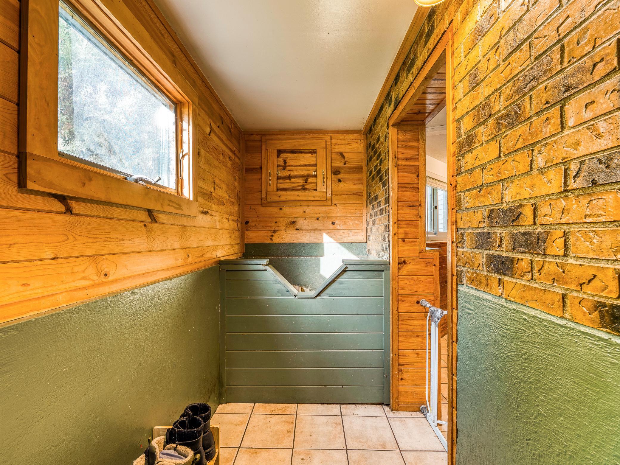1978 single family home for sale at 11081 Hillcrest Drive NE in Bemidji, MN — 4 bed, 2 bath (photo 5 of 69)