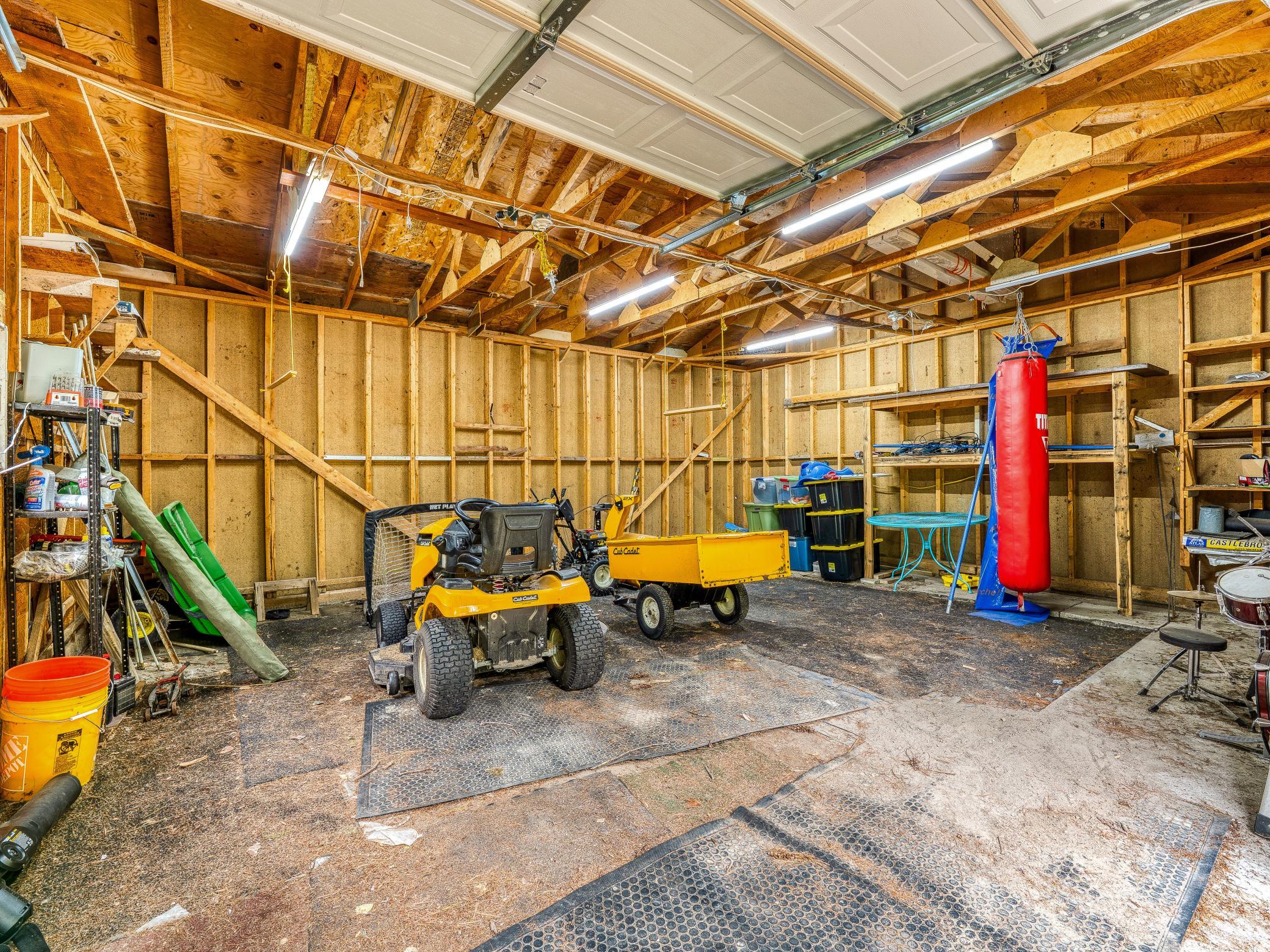 1978 single family home for sale at 11081 Hillcrest Drive NE in Bemidji, MN — 4 bed, 2 bath (photo 43 of 69)