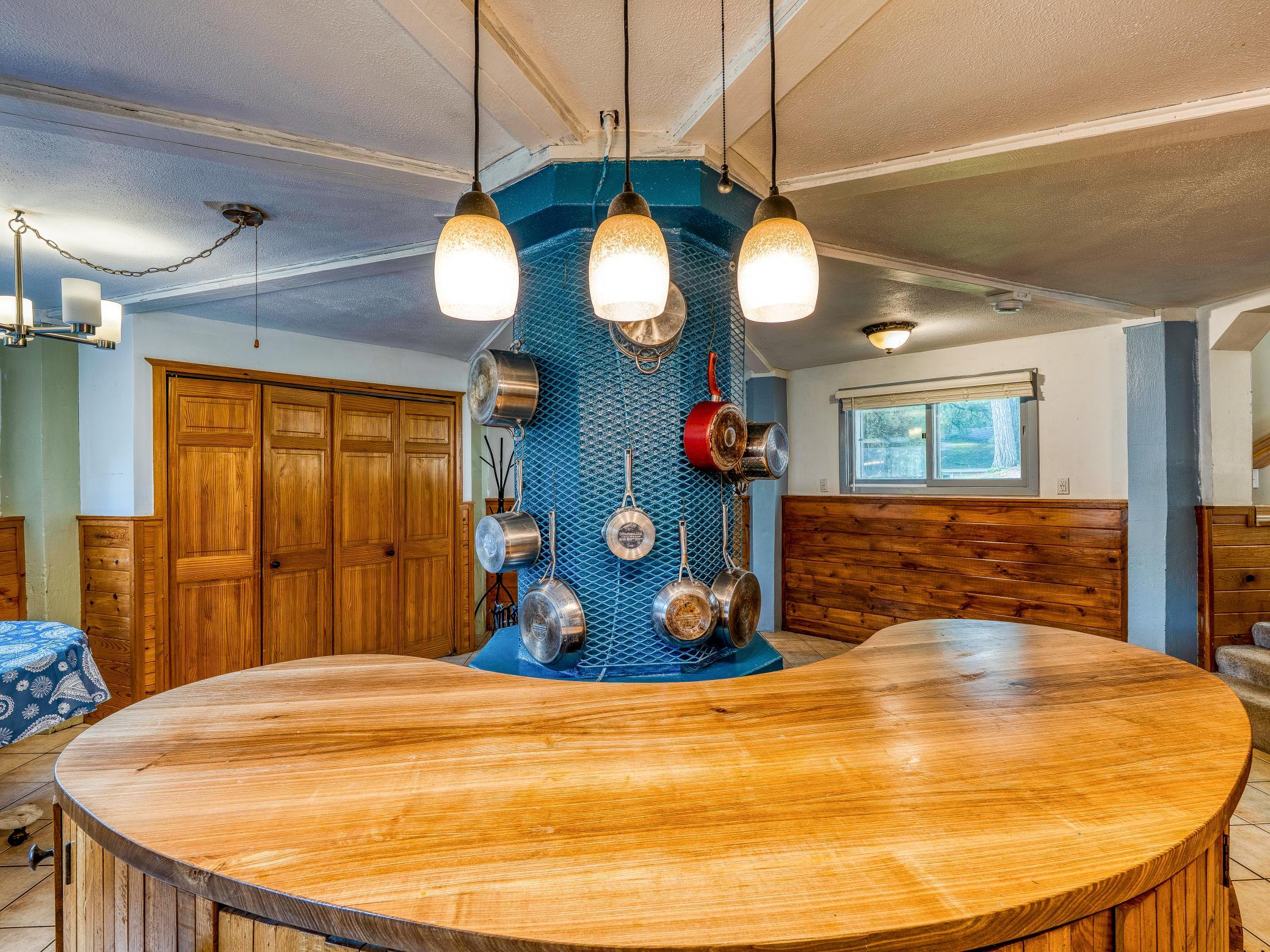 1978 single family home for sale at 11081 Hillcrest Drive NE in Bemidji, MN — 4 bed, 2 bath (photo 7 of 69)