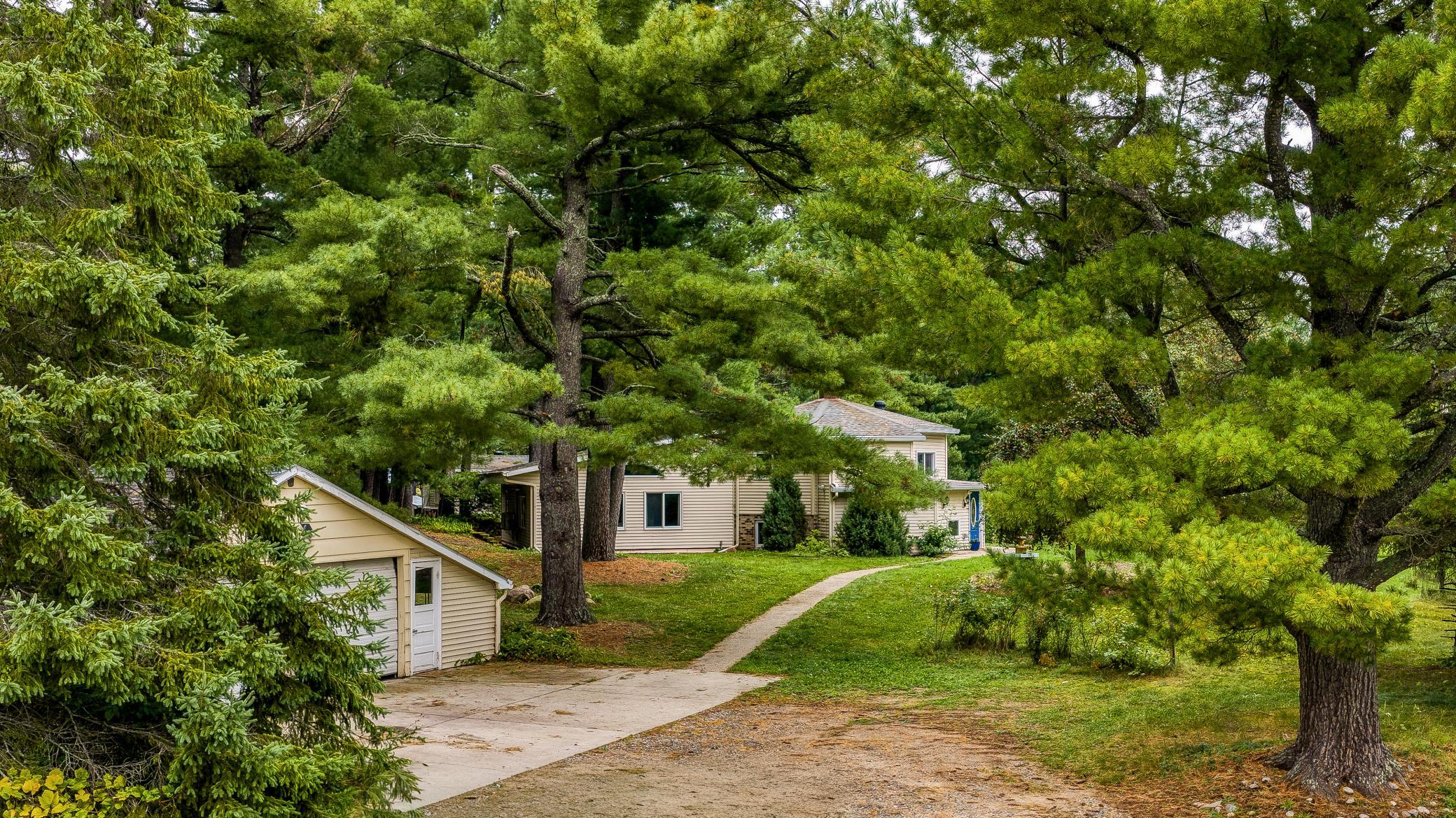 1978 single family home for sale at 11081 Hillcrest Drive NE in Bemidji, MN — 4 bed, 2 bath (photo 61 of 69)