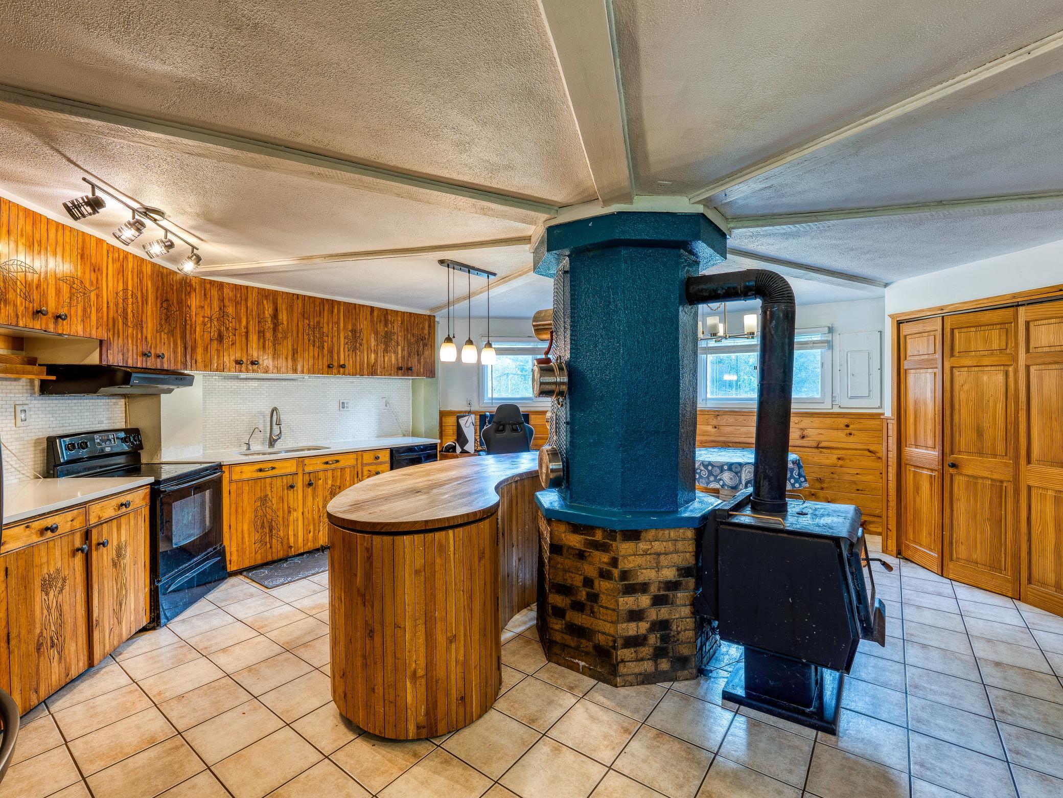 1978 single family home for sale at 11081 Hillcrest Drive NE in Bemidji, MN — 4 bed, 2 bath (photo 8 of 69)