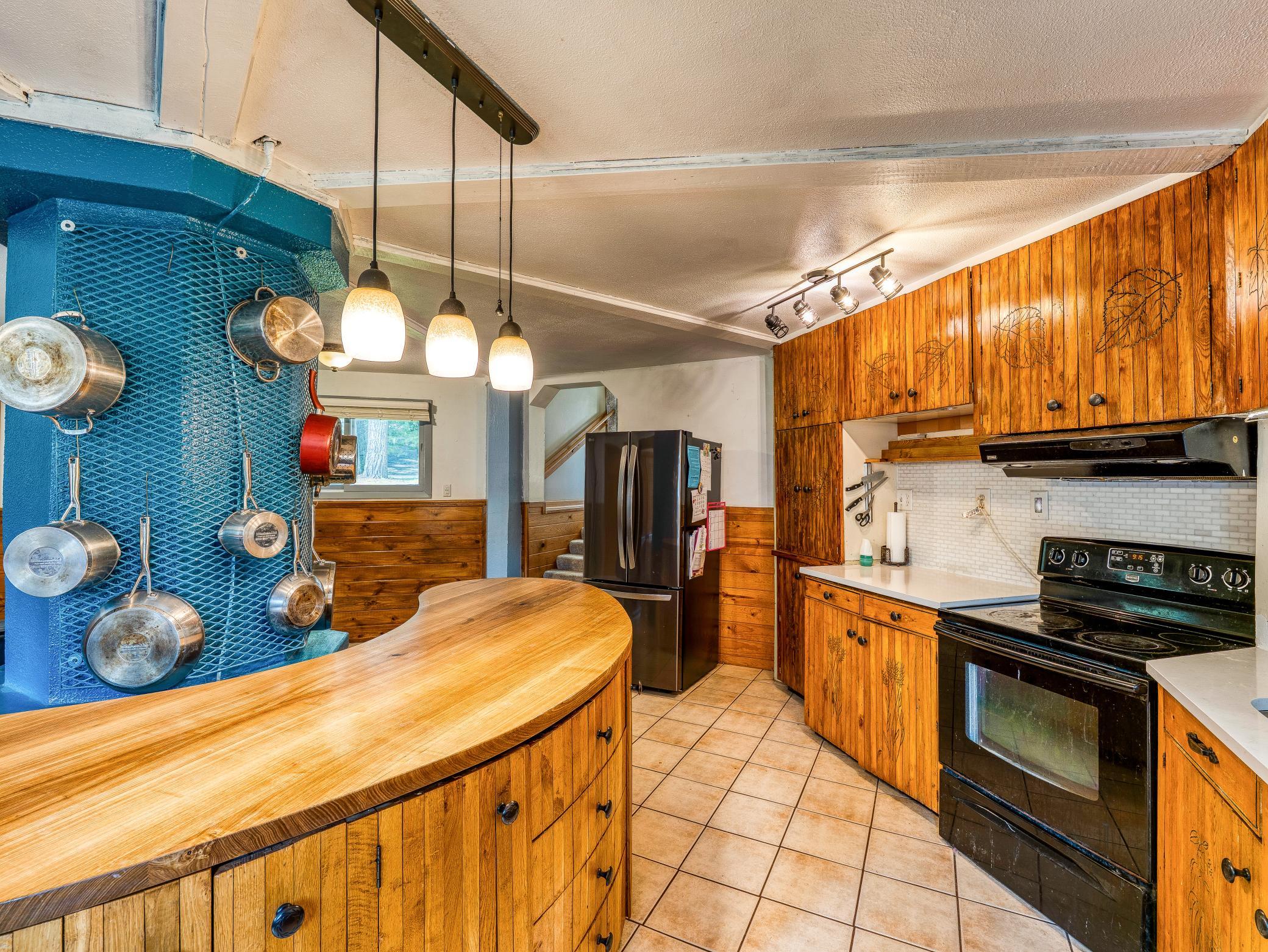 1978 single family home for sale at 11081 Hillcrest Drive NE in Bemidji, MN — 4 bed, 2 bath (photo 10 of 69)