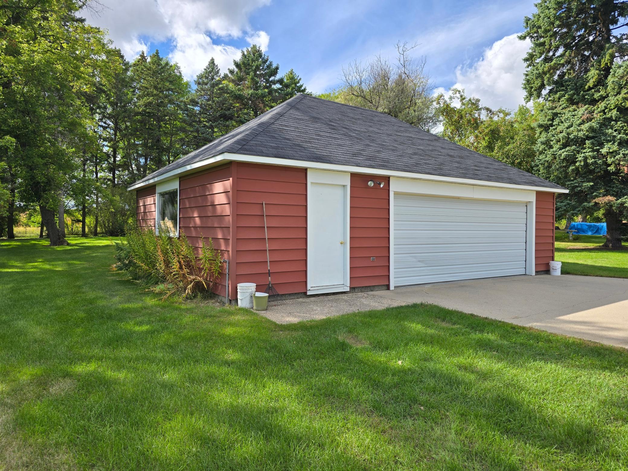 1948 single family home for sale at 17737 State Highway 108 in Pelican Rapids, MN — 4 bed, 2 bath (photo 4 of 5)