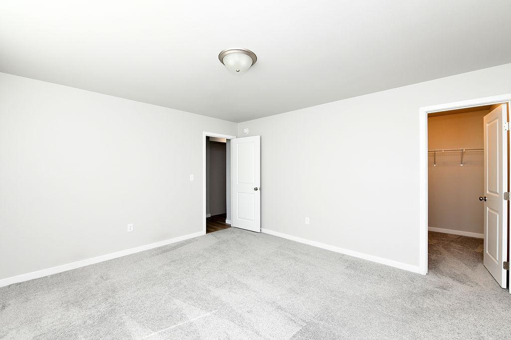 2024 single family home for sale at 1143 60th Avenue W in West Fargo, ND — 4 bed, 2 bath (photo 13 of 29)