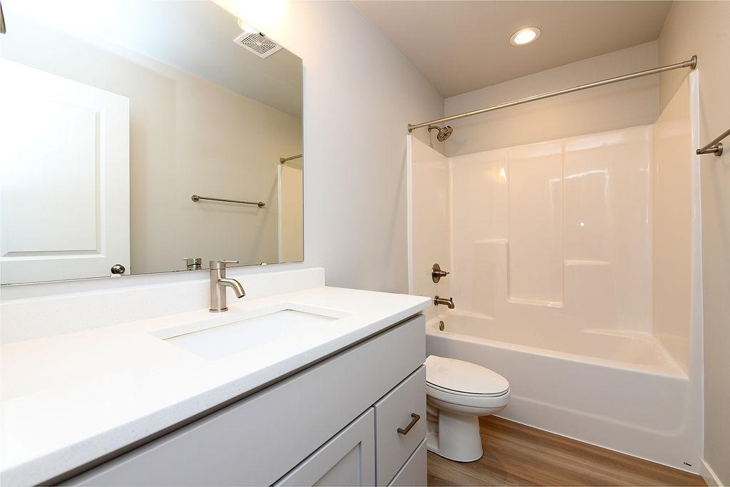 2024 single family home for sale at 1143 60th Avenue W in West Fargo, ND — 4 bed, 2 bath (photo 14 of 29)
