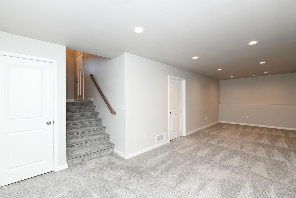 2024 single family home for sale at 1143 60th Avenue W in West Fargo, ND — 4 bed, 2 bath (photo 15 of 29)