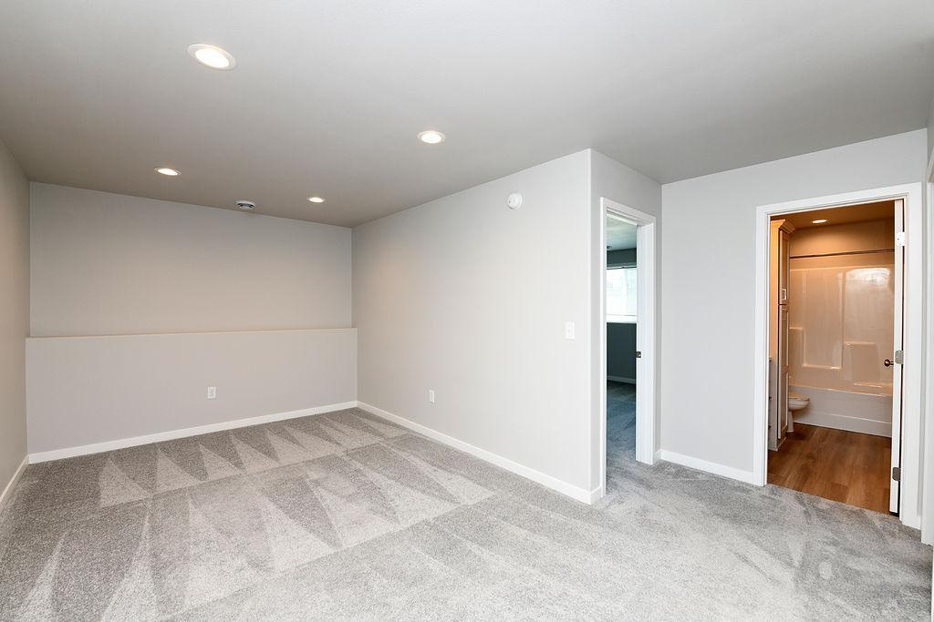 2024 single family home for sale at 1143 60th Avenue W in West Fargo, ND — 4 bed, 2 bath (photo 16 of 29)