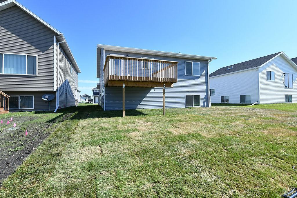 2024 single family home for sale at 1143 60th Avenue W in West Fargo, ND — 4 bed, 2 bath (photo 28 of 29)