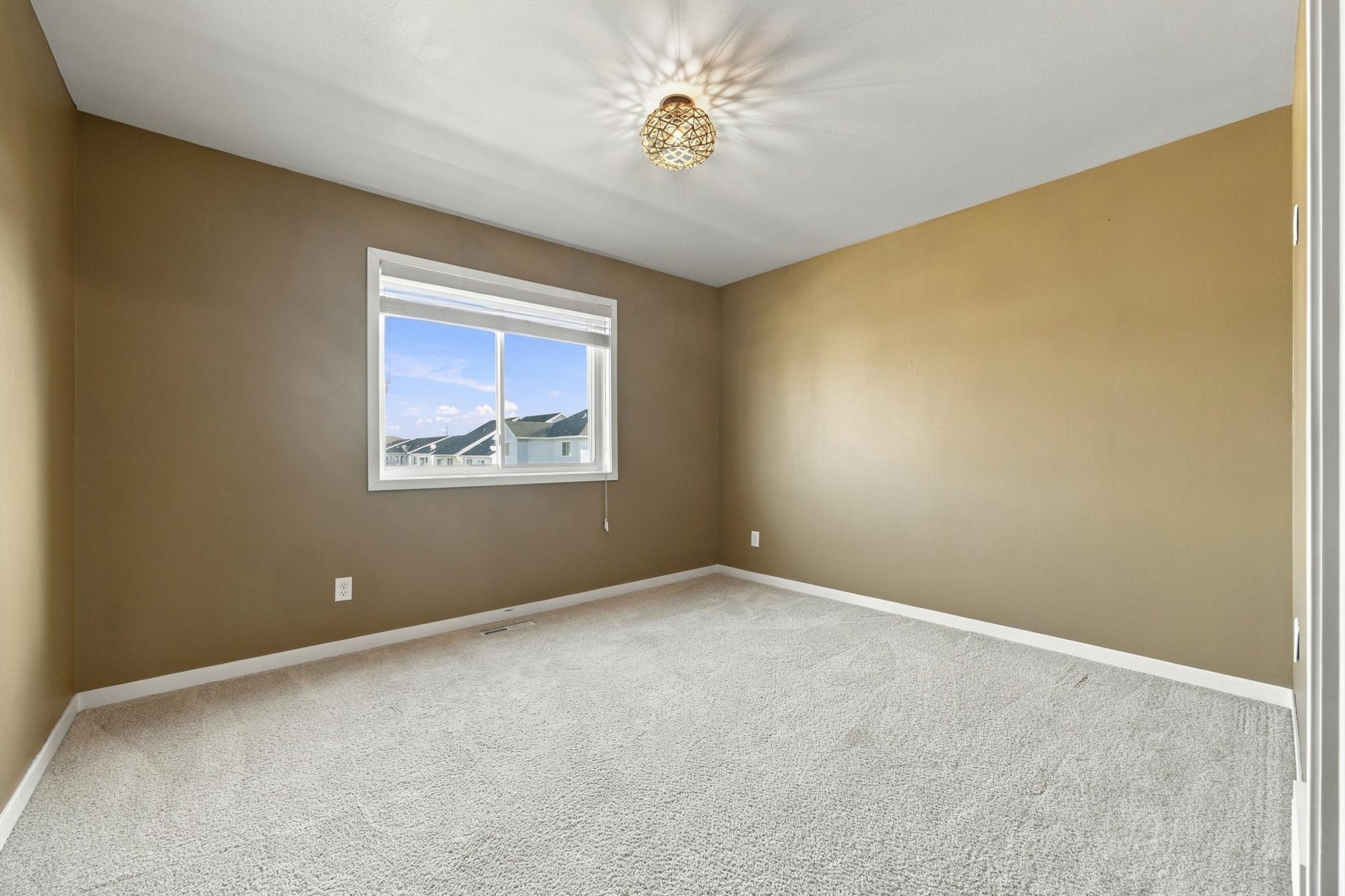 2014 single family home for sale at 5848 56th Avenue S in Fargo, ND — 3 bed, 3 bath (photo 16 of 26)