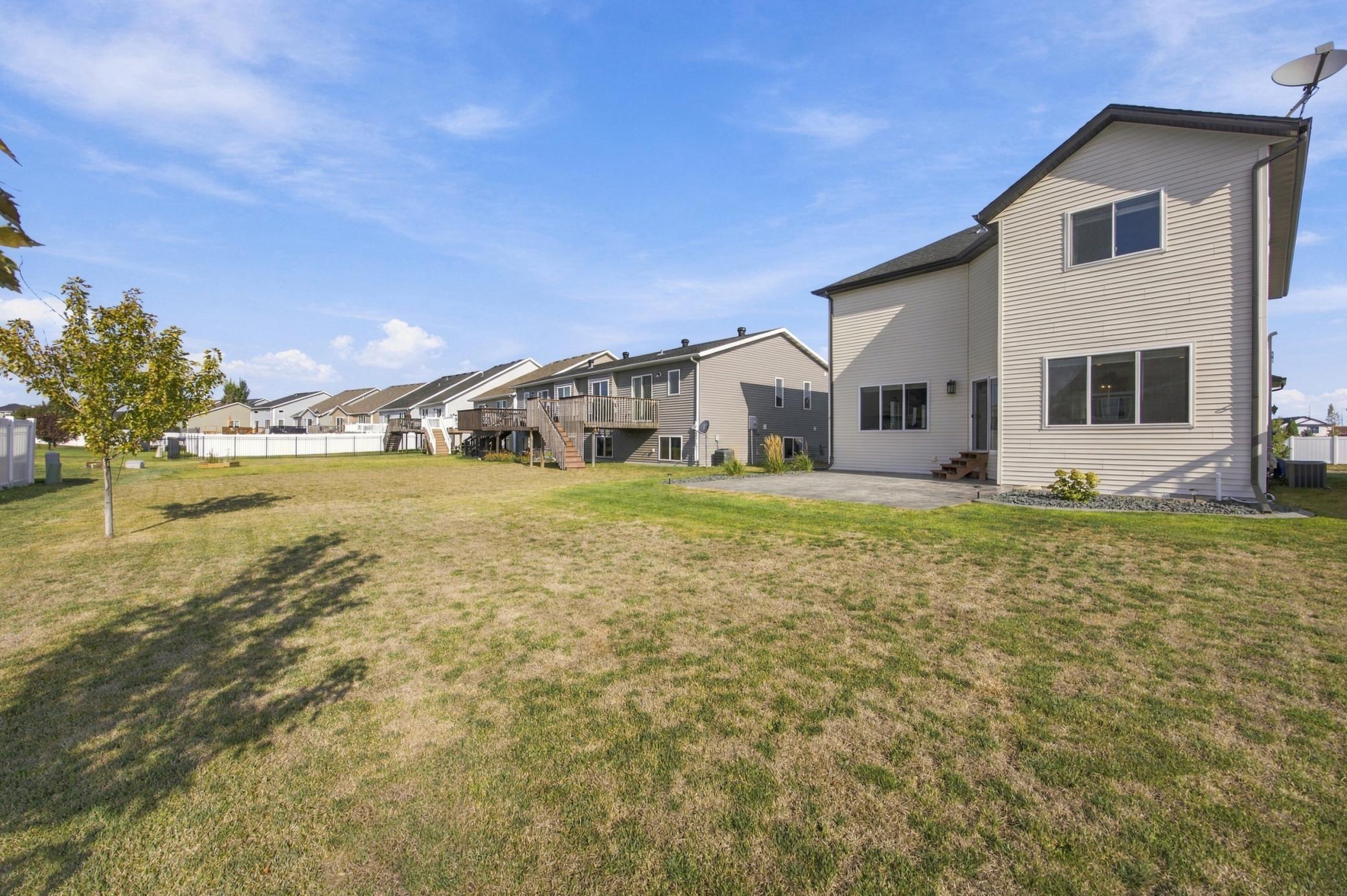 2014 single family home for sale at 5848 56th Avenue S in Fargo, ND — 3 bed, 3 bath (photo 20 of 26)