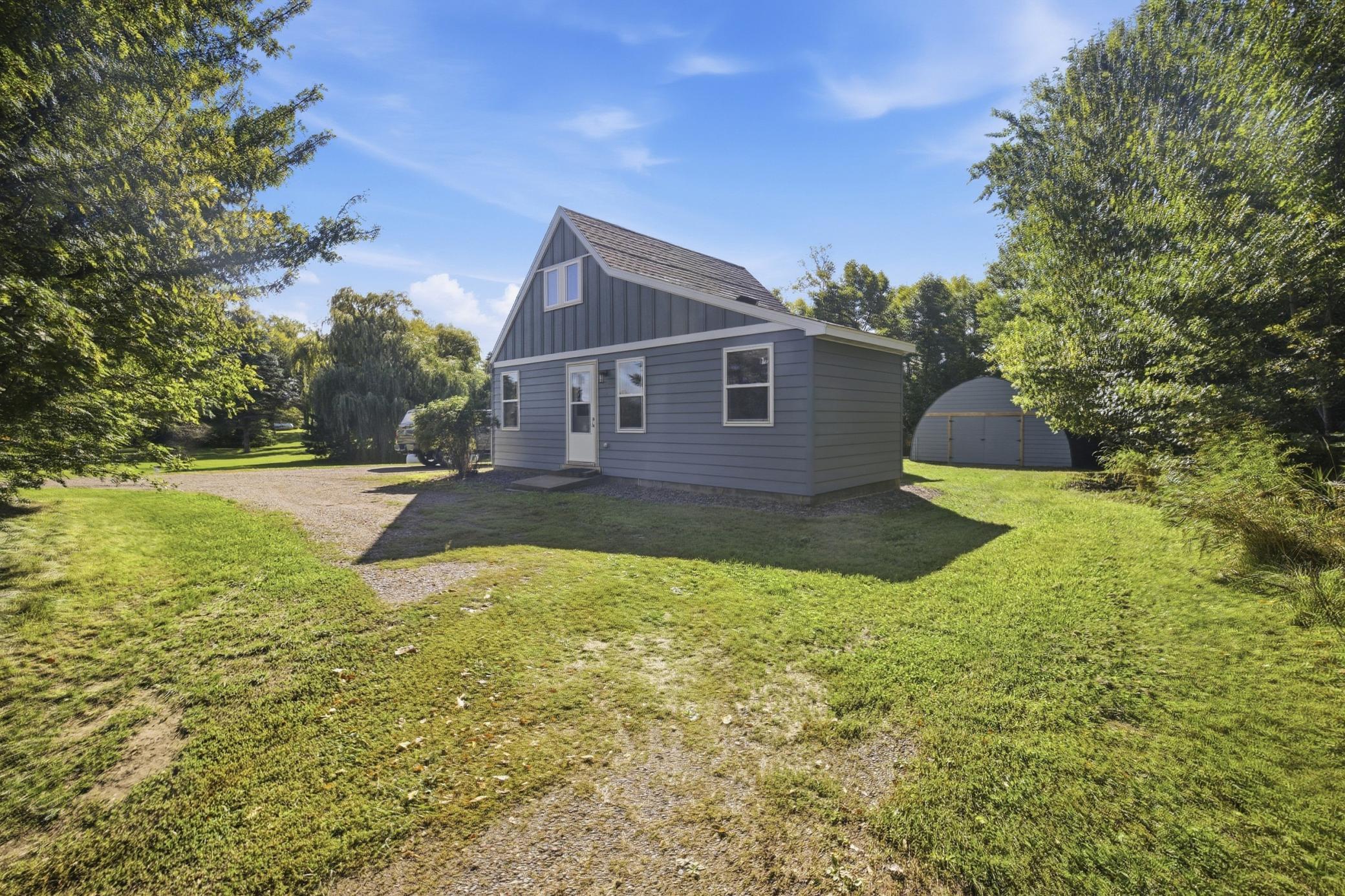 1946 single family home for sale at 909 4th Street SE in Aitkin, MN — 2 bed, 1 bath (photo 2 of 26)