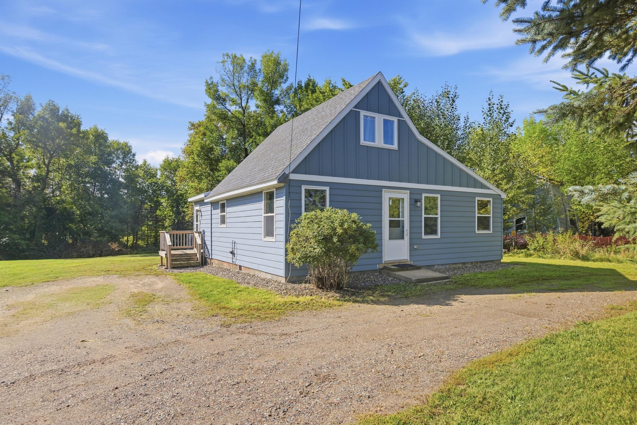1946 single family home for sale at 909 4th Street SE in Aitkin, MN — 2 bed, 1 bath (photo 5 of 26)
