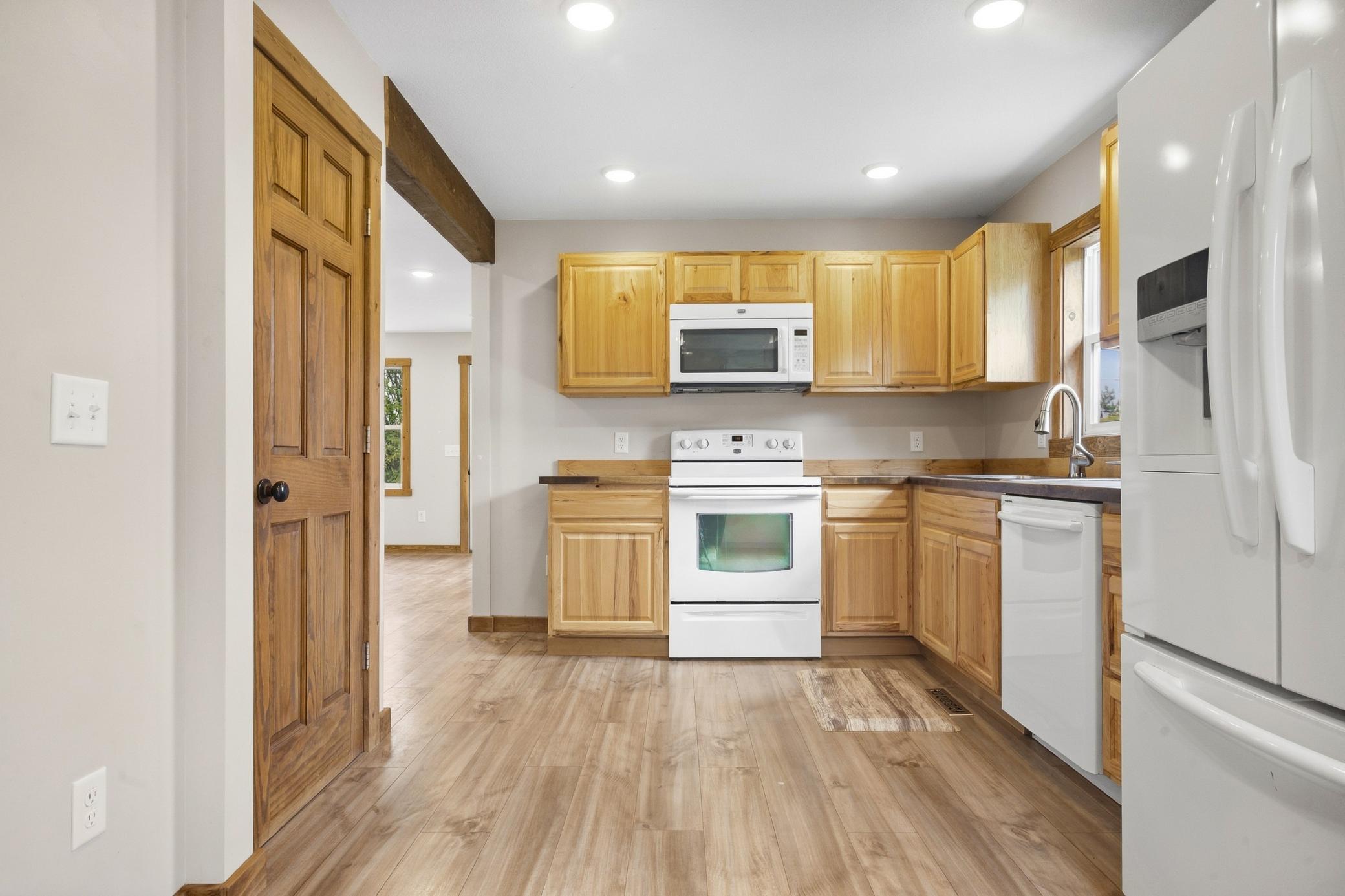 1946 single family home for sale at 909 4th Street SE in Aitkin, MN — 2 bed, 1 bath (photo 10 of 26)