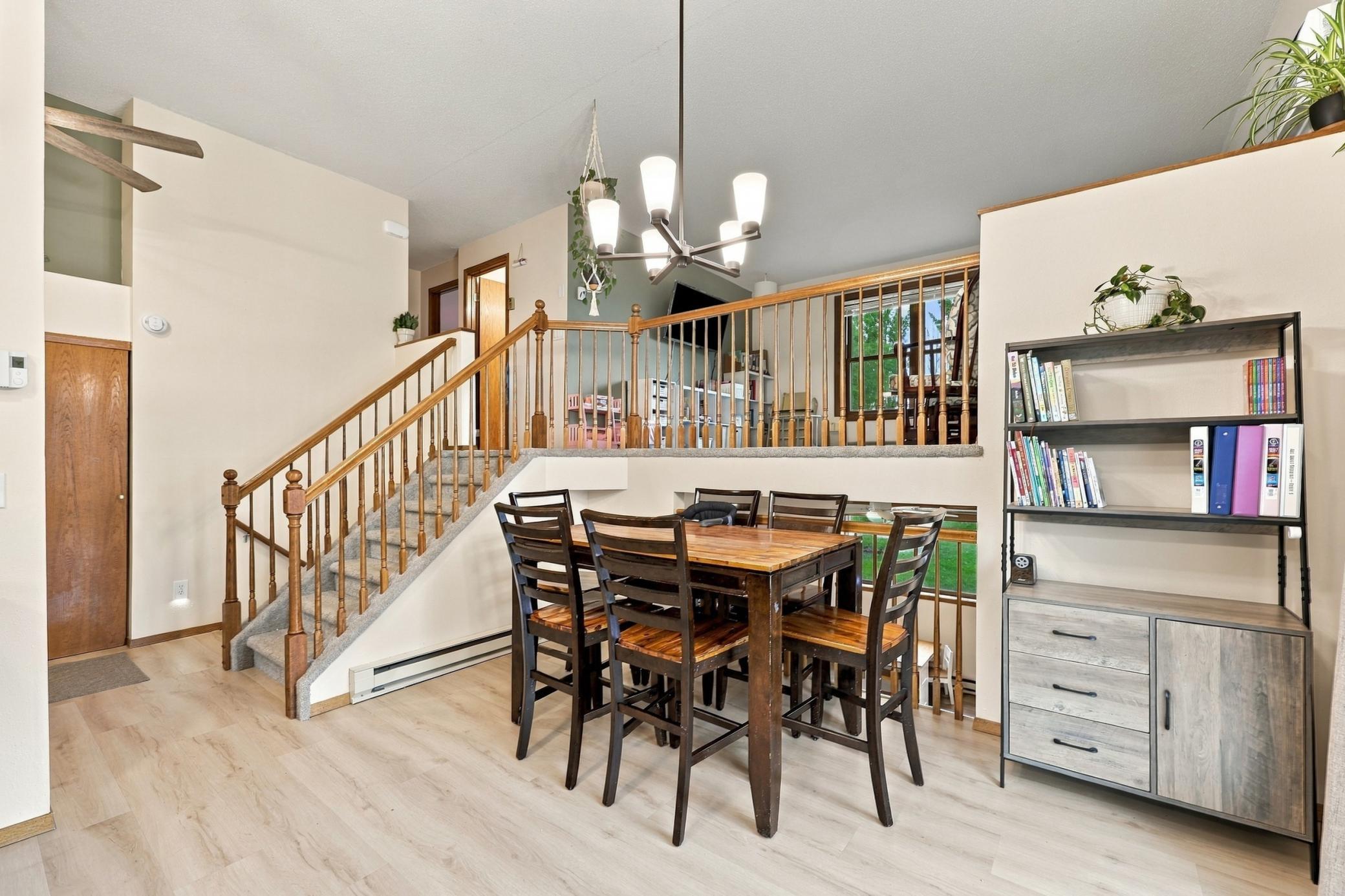 1995 single family home for sale at 3748 Village Green Circle in Moorhead, MN — 3 bed, 2 bath (photo 11 of 33)