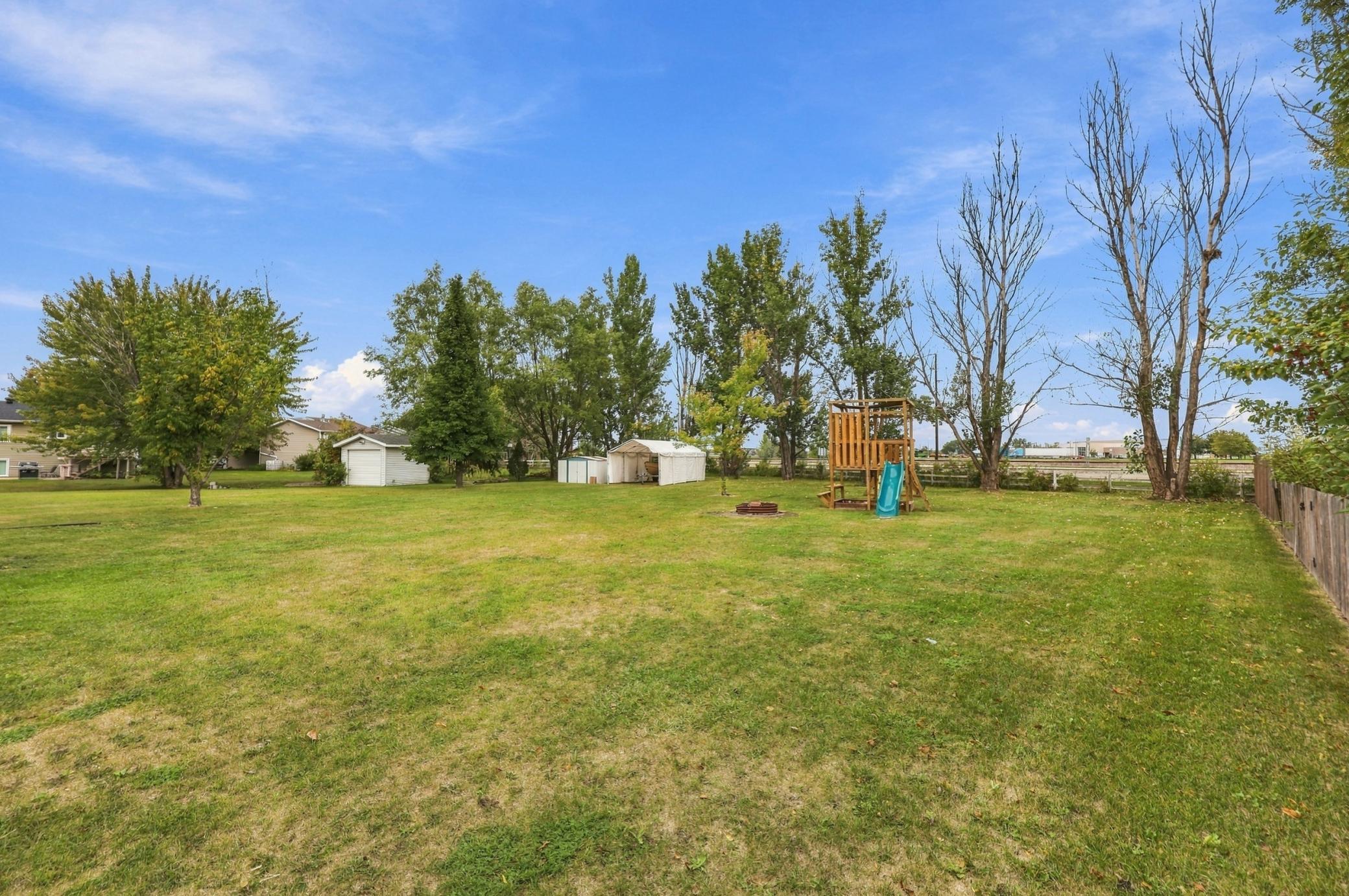 1995 single family home for sale at 3748 Village Green Circle in Moorhead, MN — 3 bed, 2 bath (photo 24 of 33)