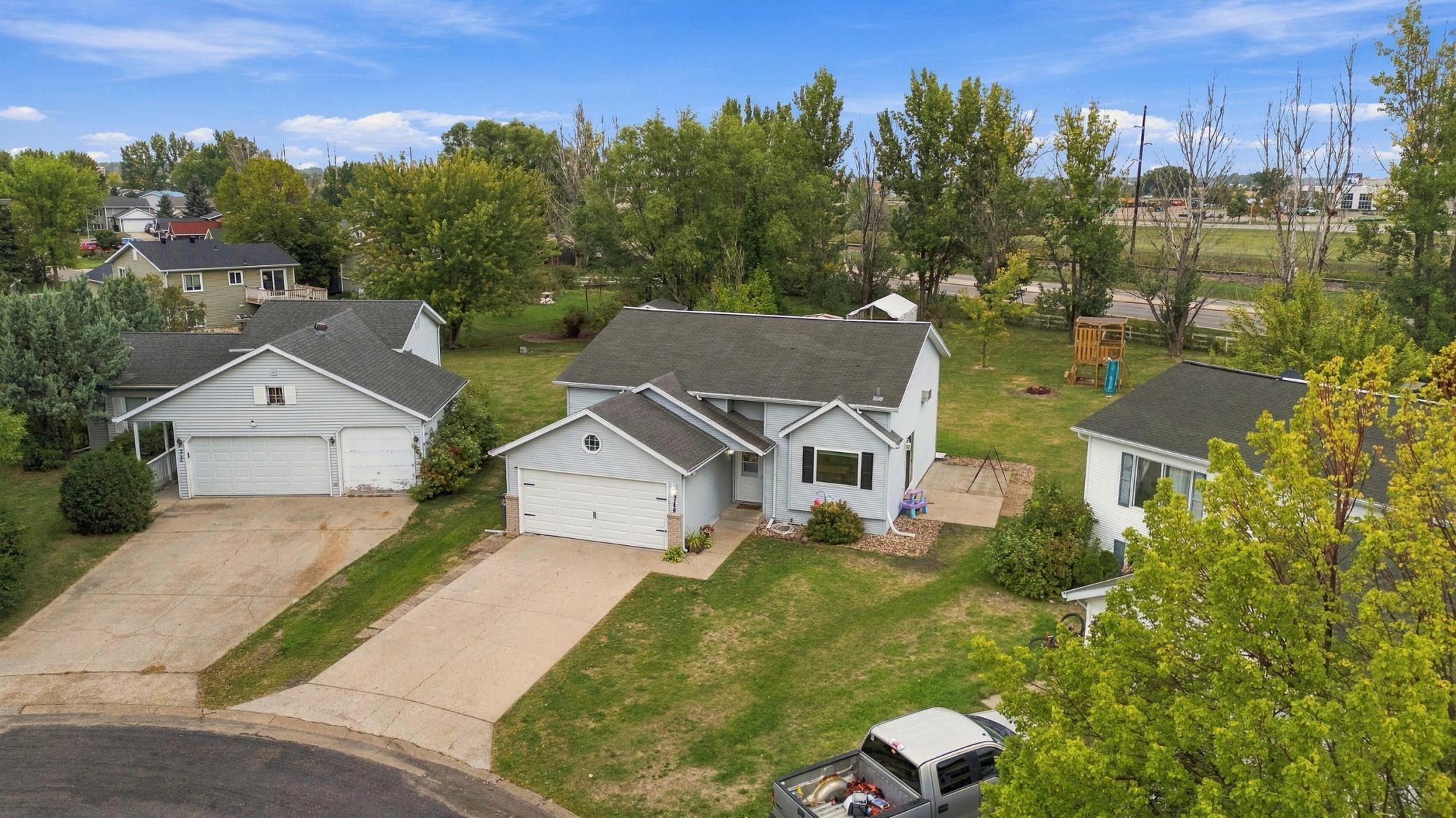 1995 single family home for sale at 3748 Village Green Circle in Moorhead, MN — 3 bed, 2 bath (photo 26 of 33)