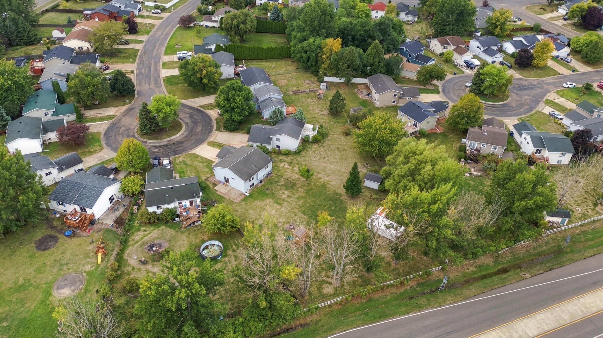 1995 single family home for sale at 3748 Village Green Circle in Moorhead, MN — 3 bed, 2 bath (photo 29 of 33)