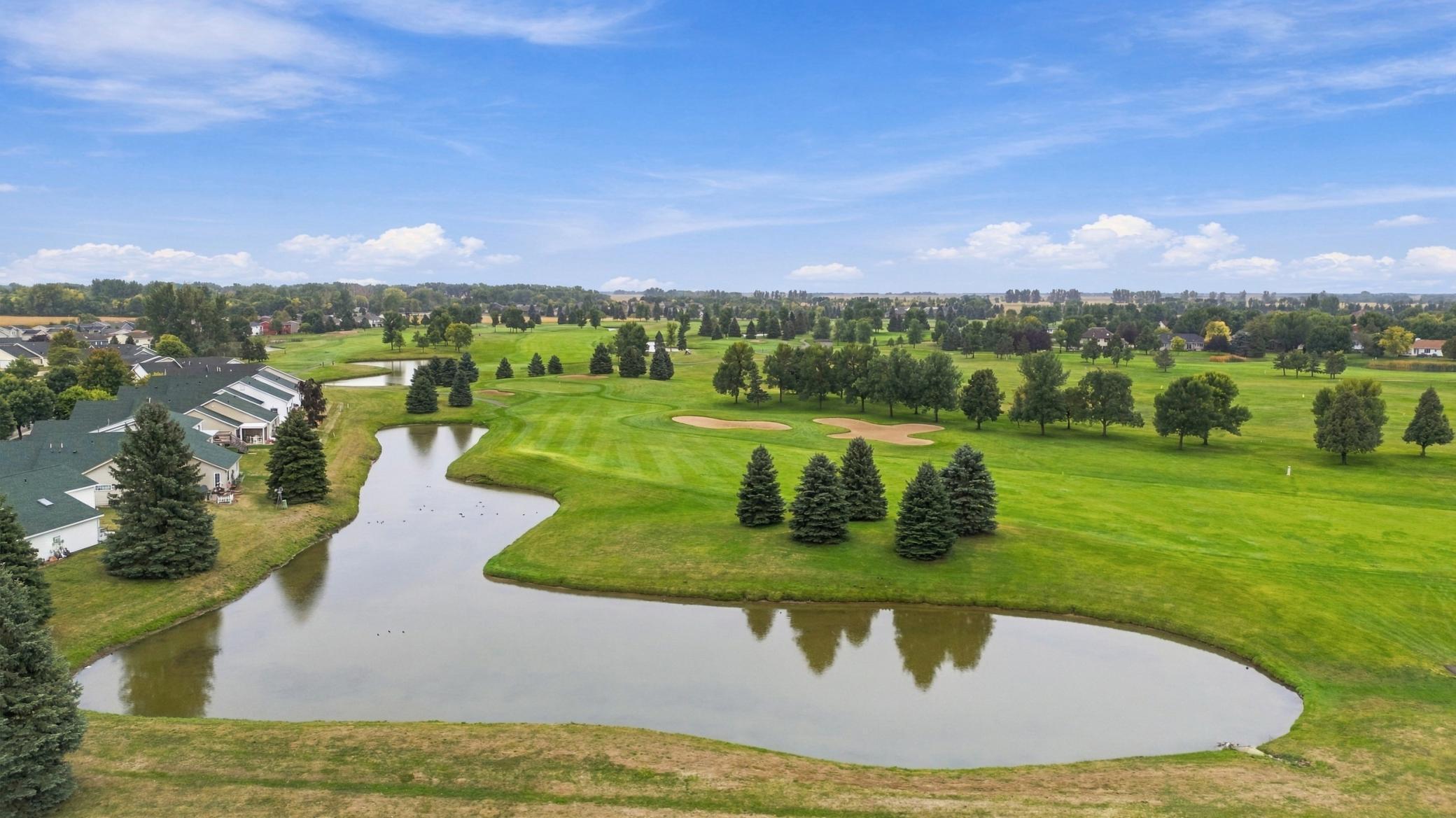 1995 single family home for sale at 3748 Village Green Circle in Moorhead, MN — 3 bed, 2 bath (photo 32 of 33)
