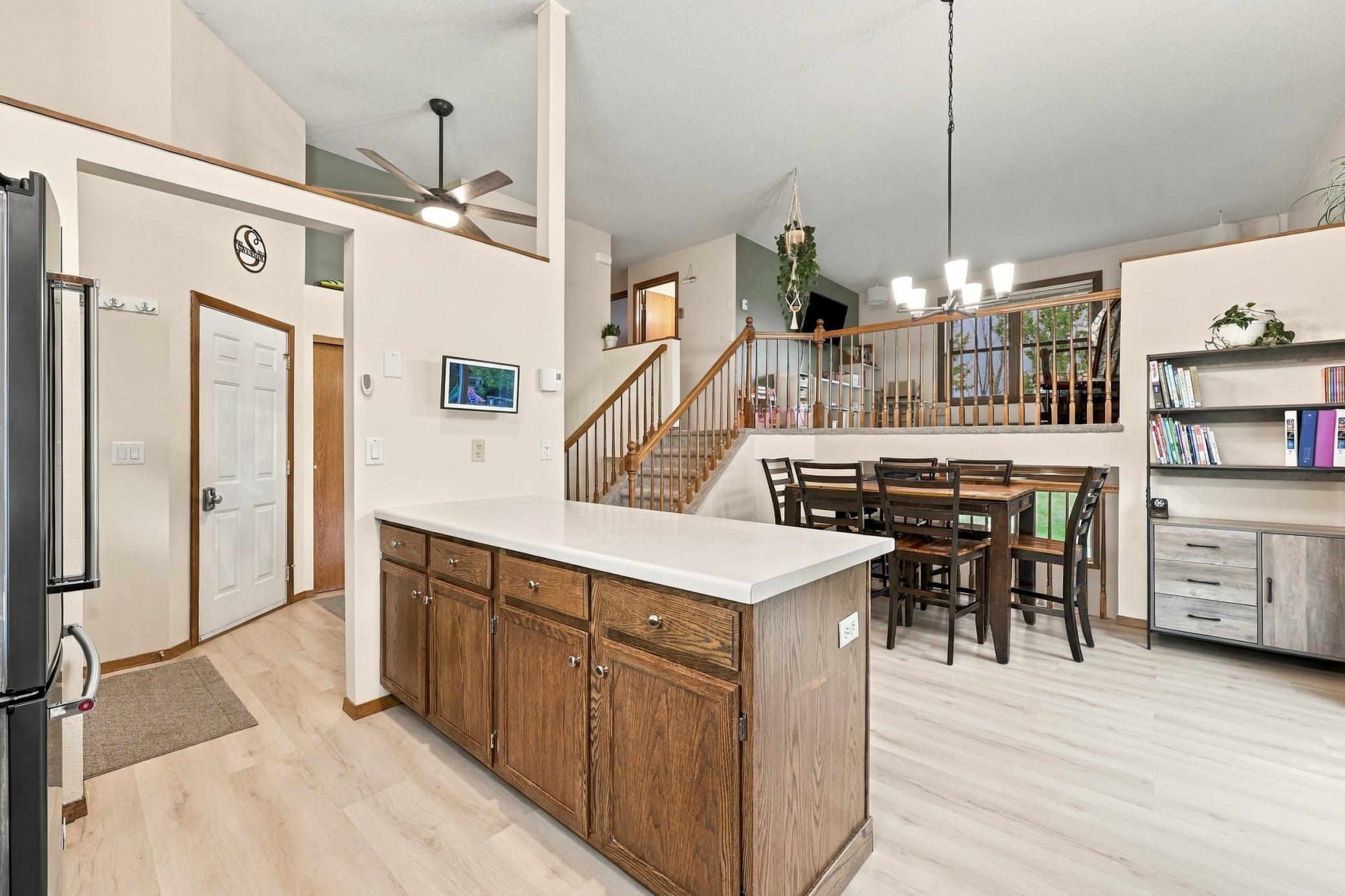 1995 single family home for sale at 3748 Village Green Circle in Moorhead, MN — 3 bed, 2 bath (photo 9 of 33)