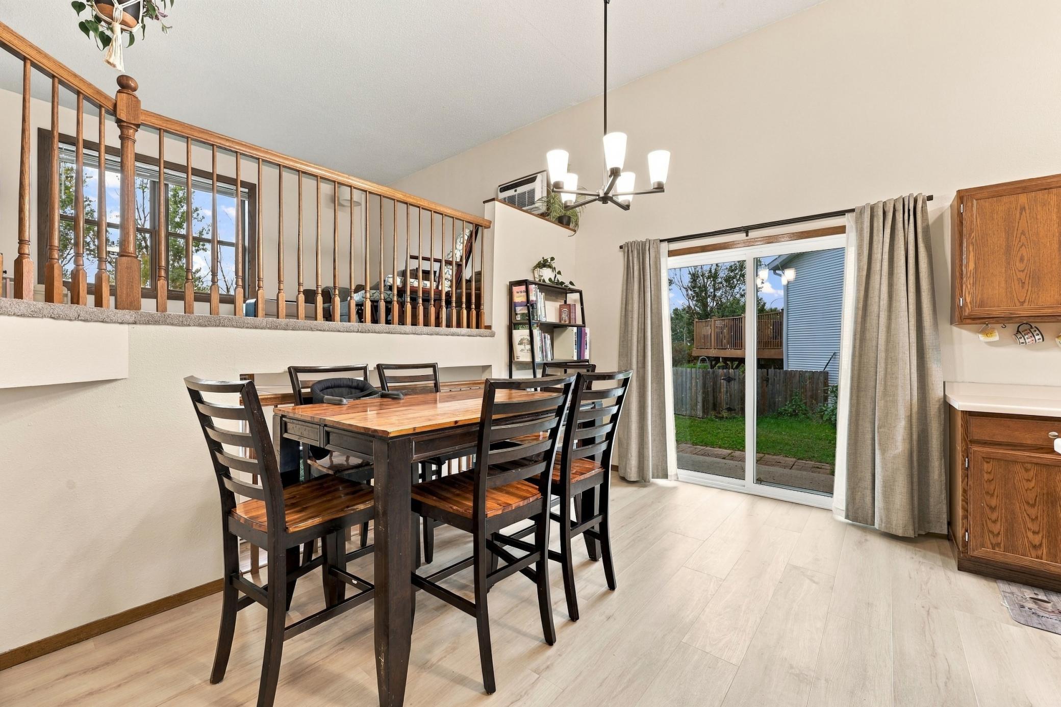 1995 single family home for sale at 3748 Village Green Circle in Moorhead, MN — 3 bed, 2 bath (photo 10 of 33)